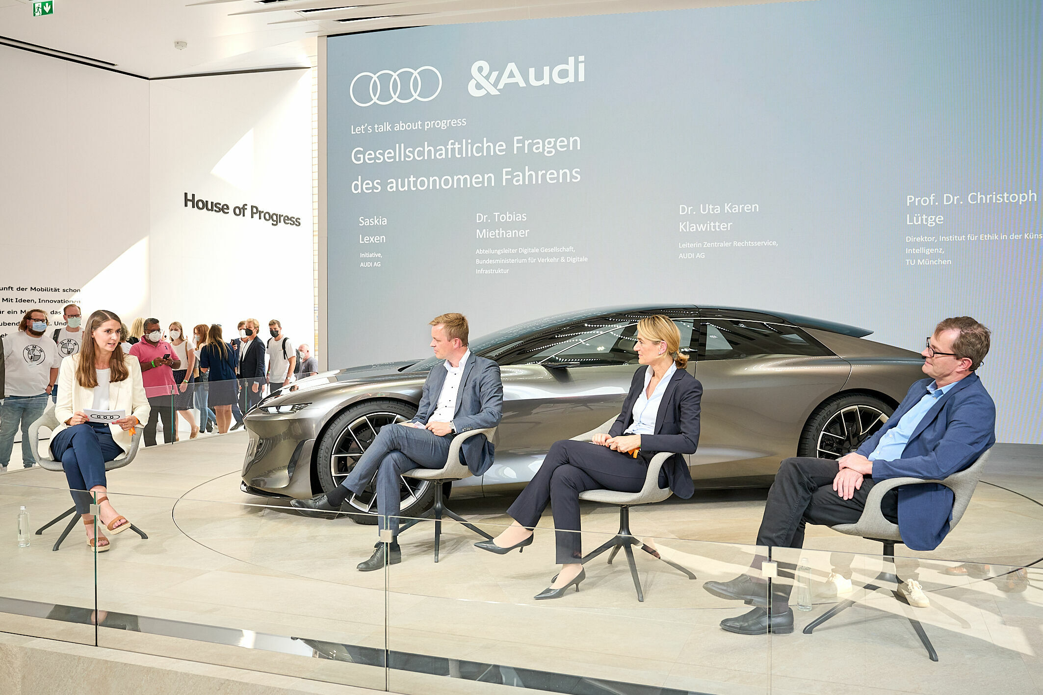 Audi discusses social aspect of autonomous driving with experts at the IAA