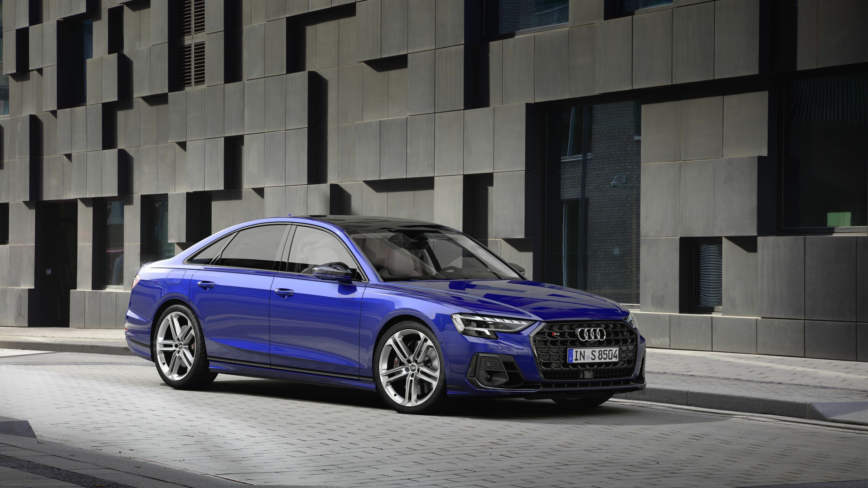 Audi S8 - Static photo;
Color: Ultra blue