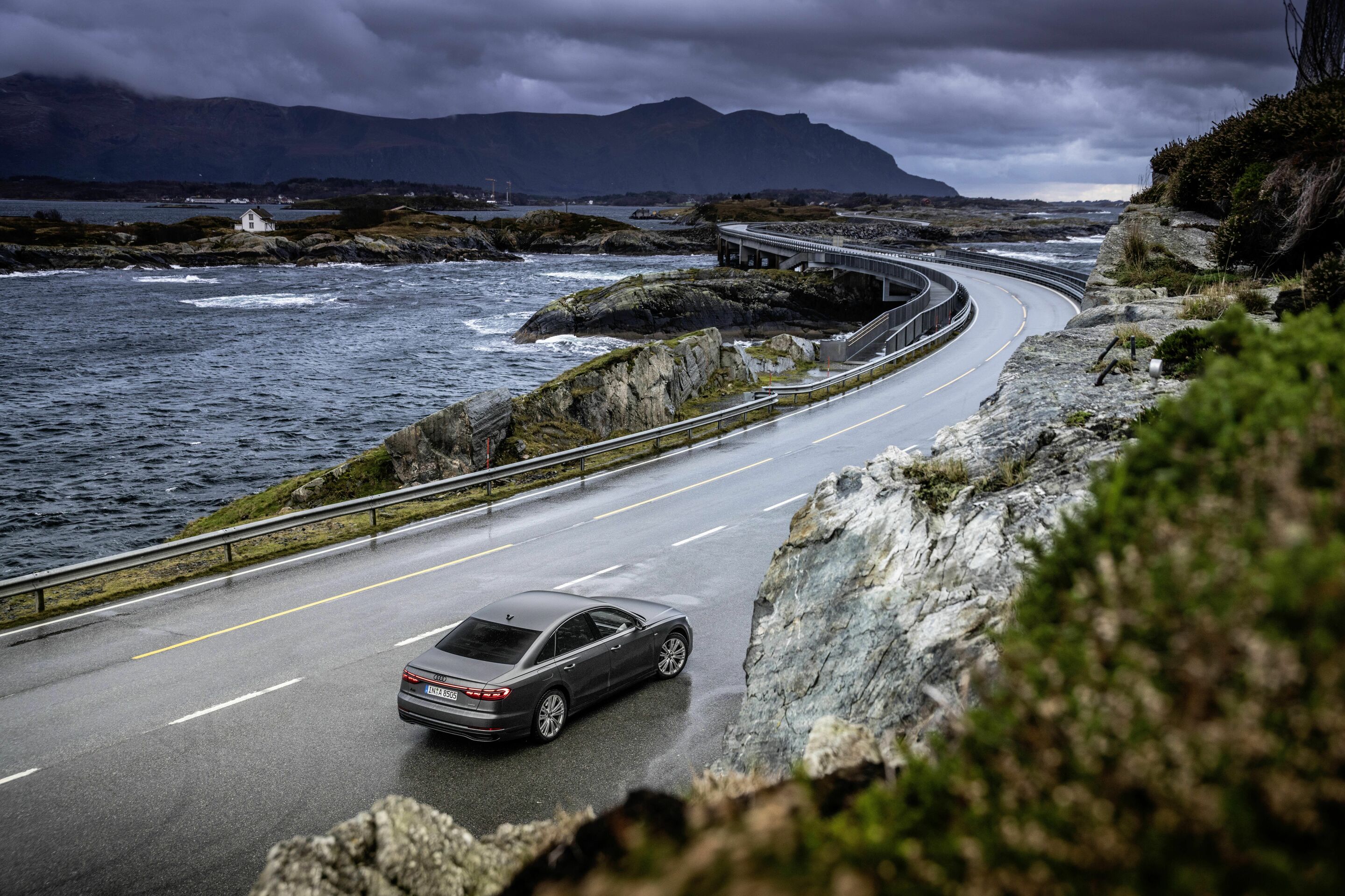 Audi A8 - Dynamic Photo,
Color: Daytona grey matt effect
