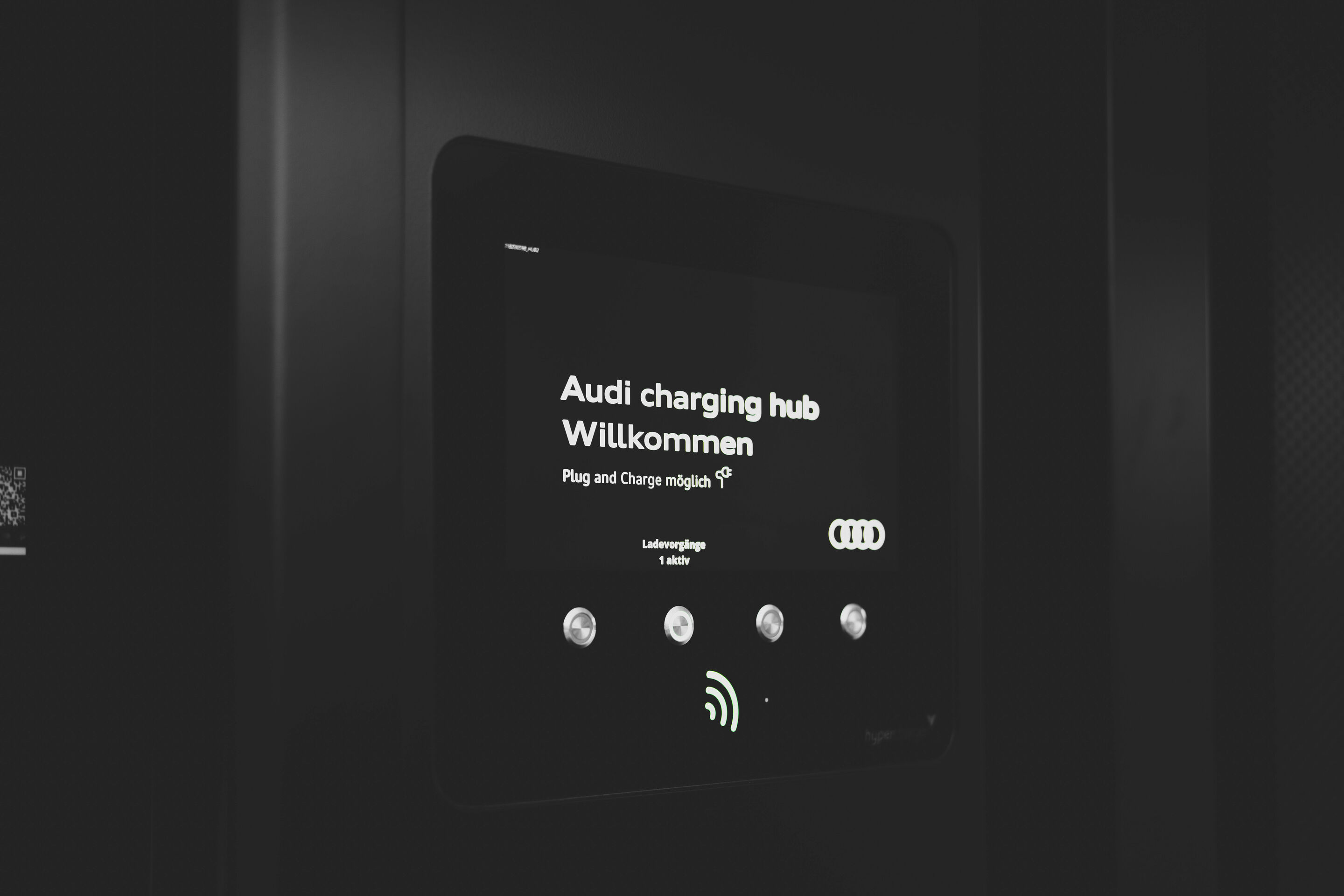 Weltneuheit: Start des Audi charging hub als städtisches Schnellladekonzept