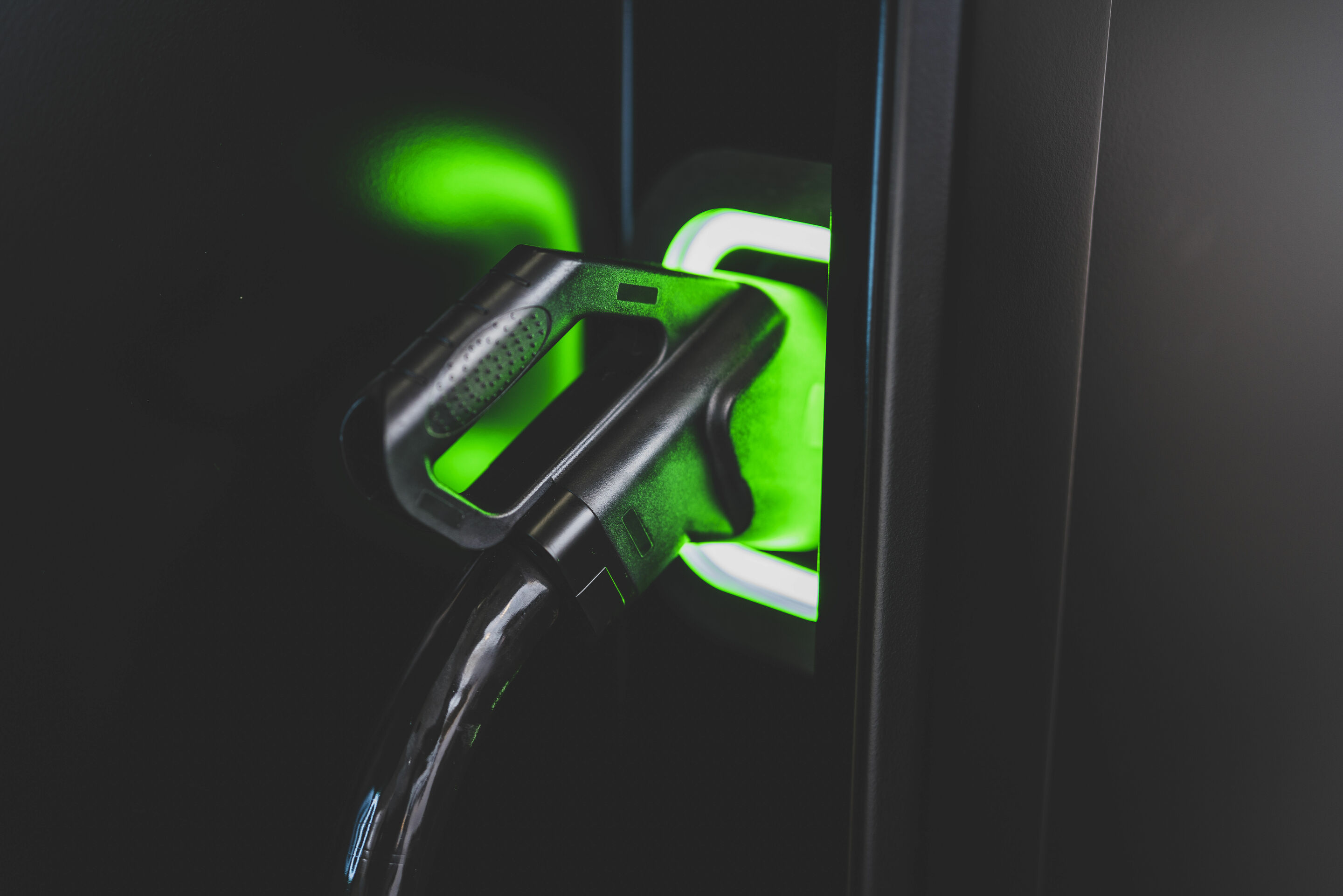World first: start of the Audi charging hub as an urban quick-charing concept