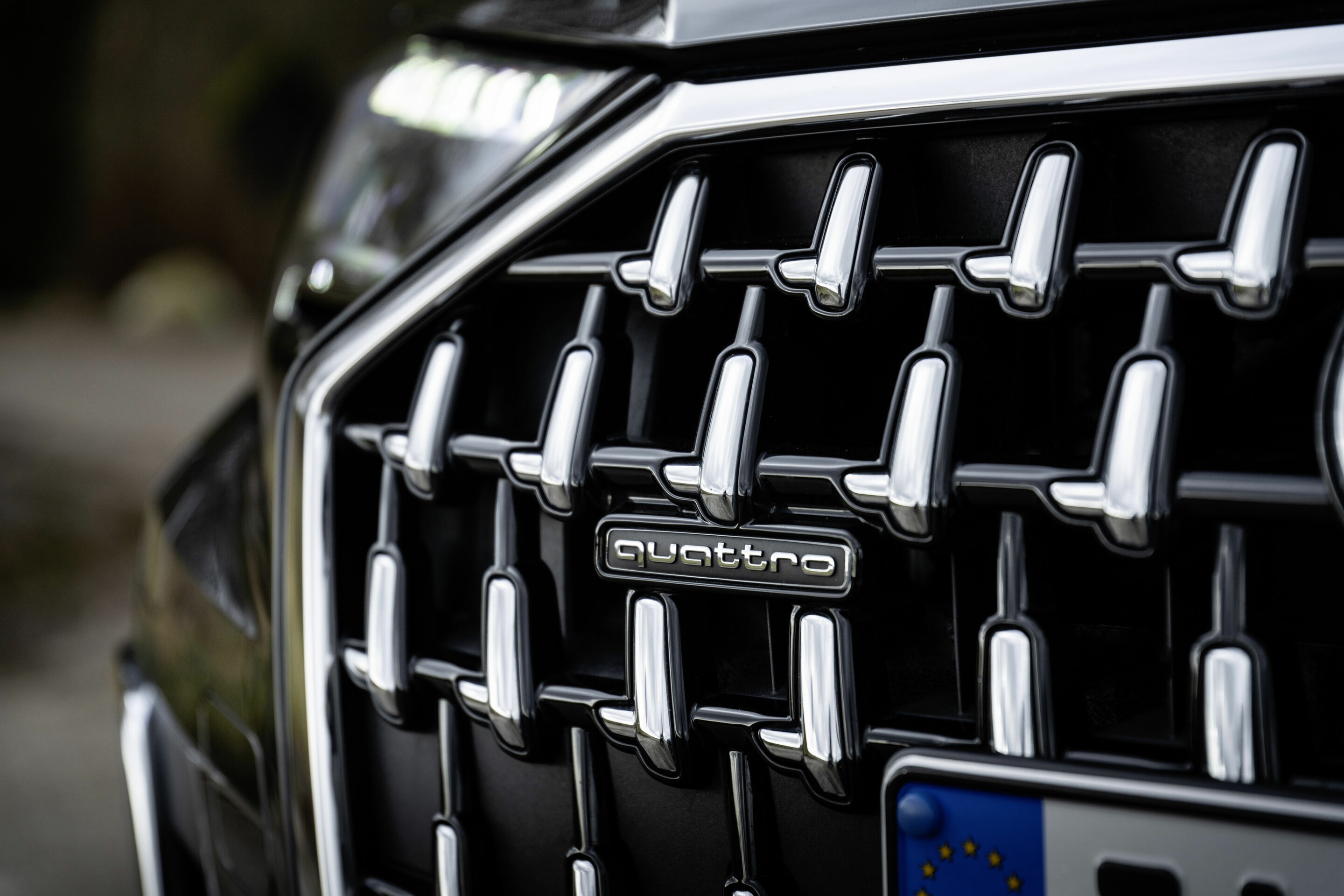 Audi A8 L TFSI e - Detail,
Farbe: Vesuvgrau