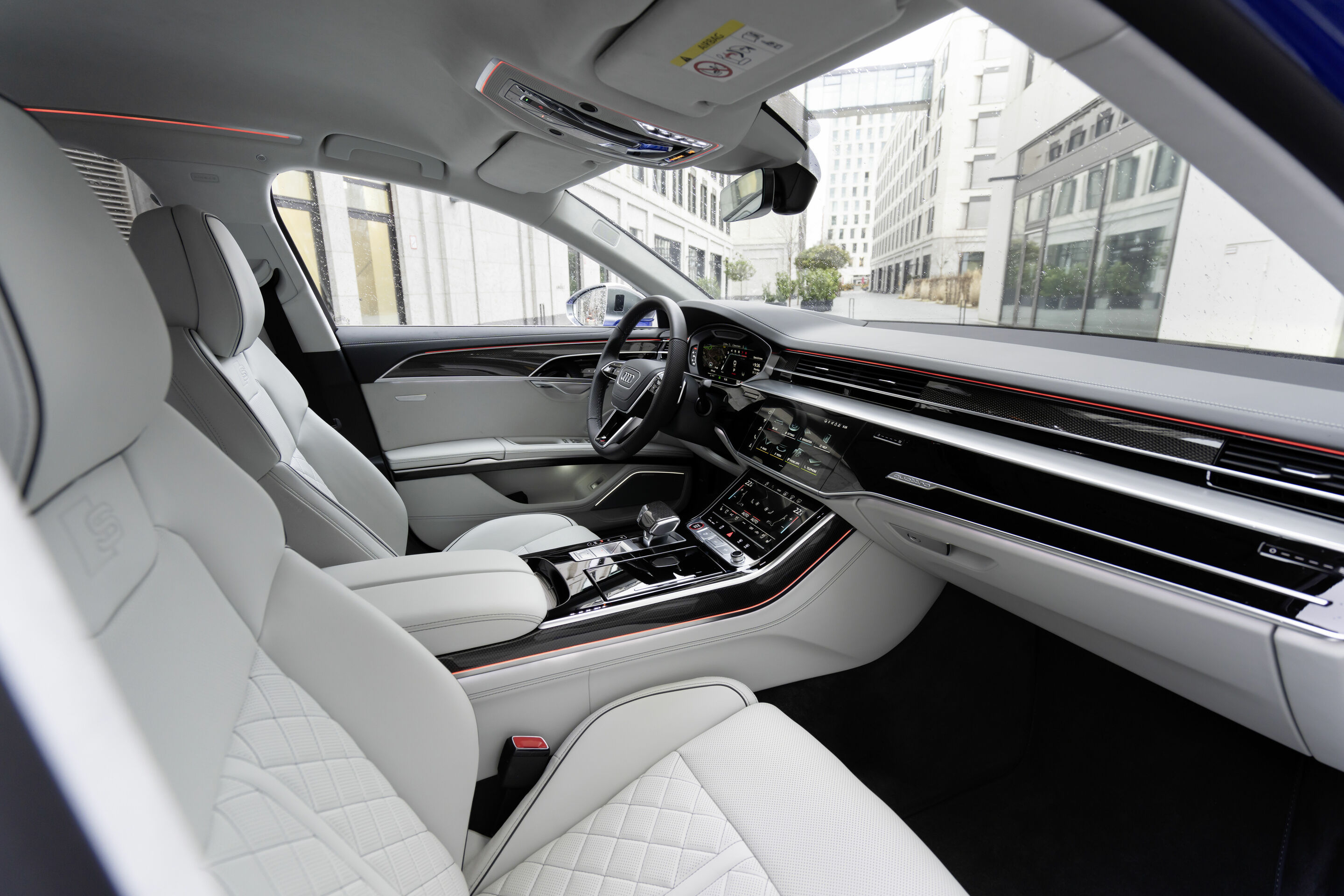 Audi S8 - Interior