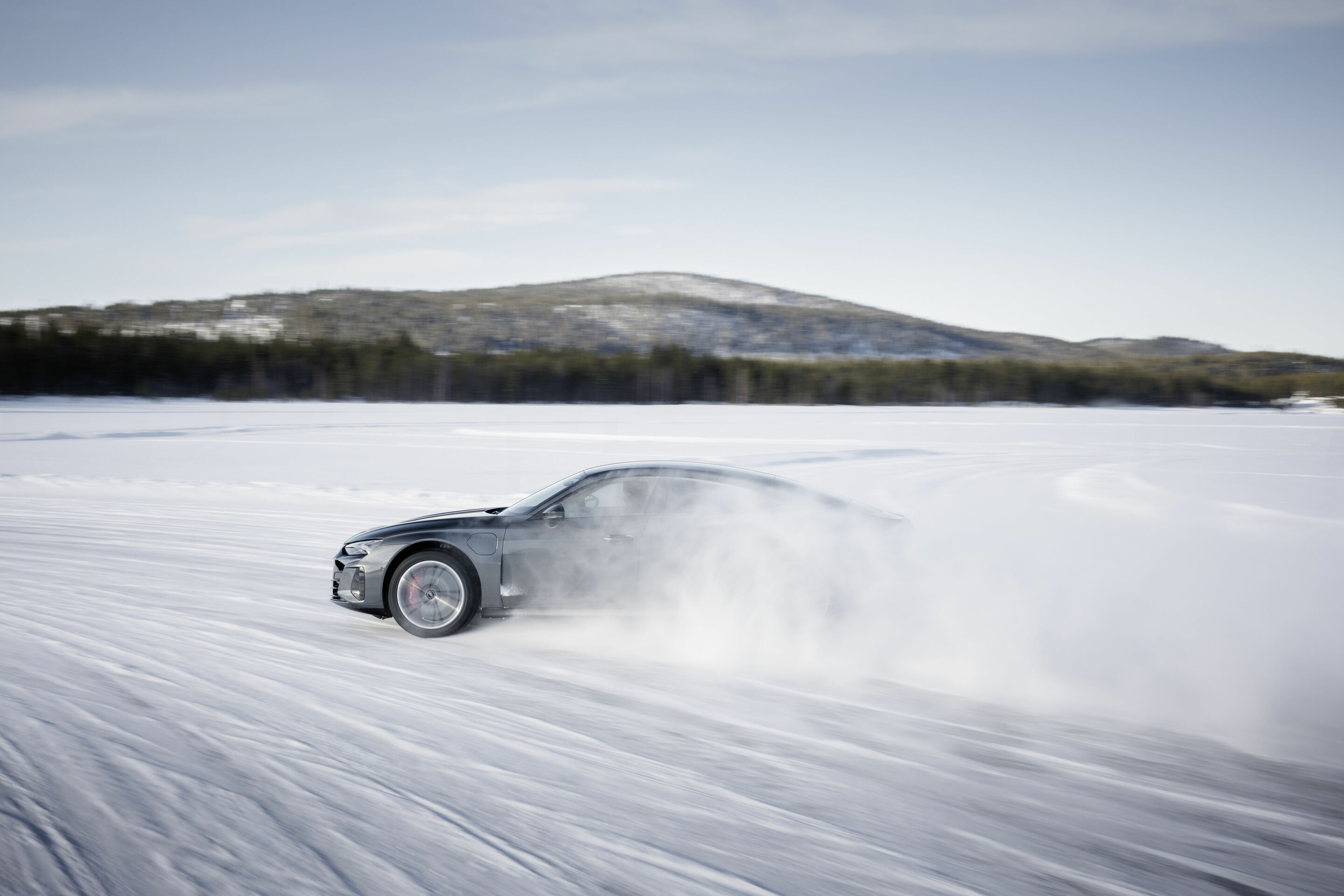 Audi RS e-tron GT - Dynamic photo;
Colour: Daytona grey