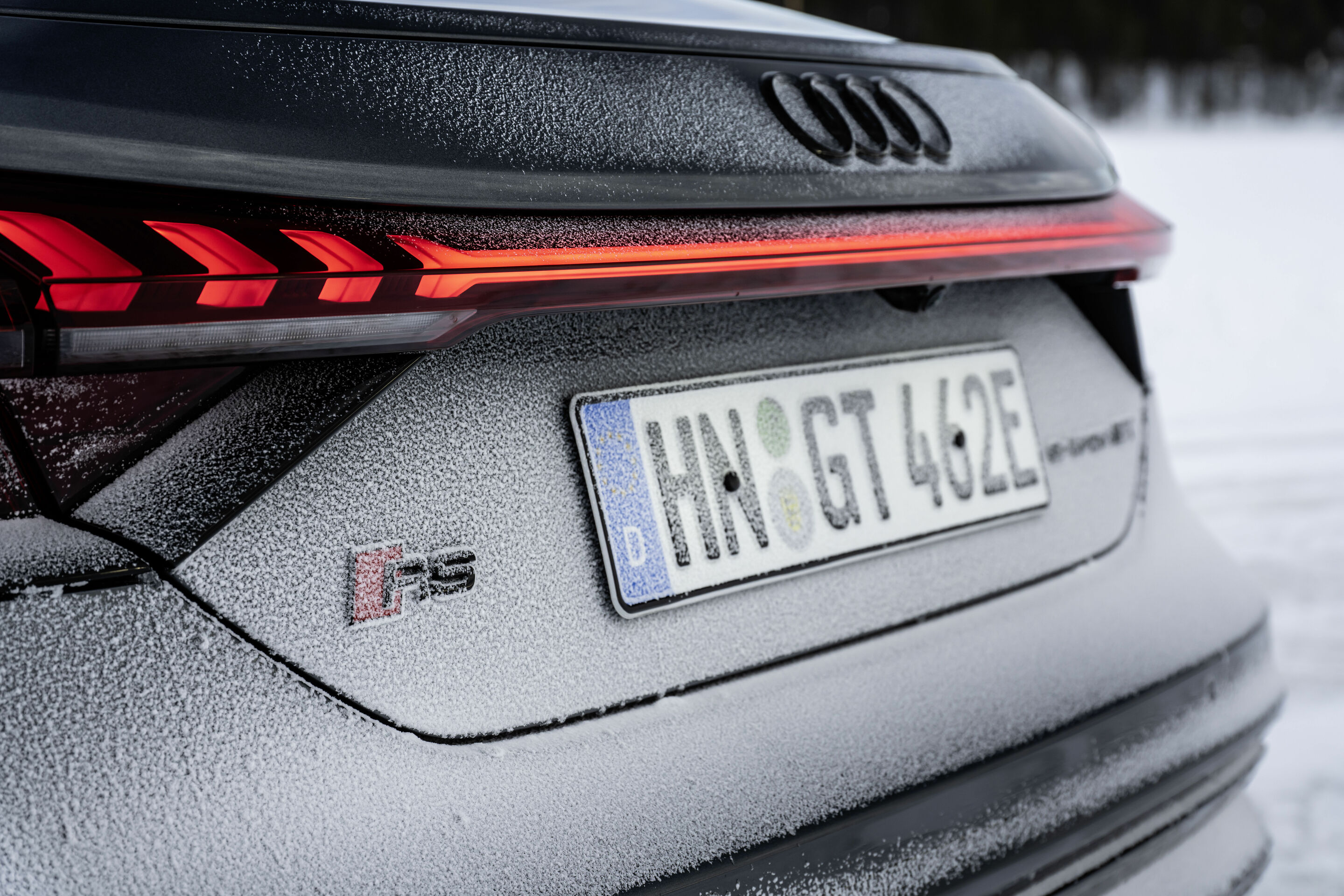 Audi RS e-tron GT - Detail;
Colour: Daytona grey