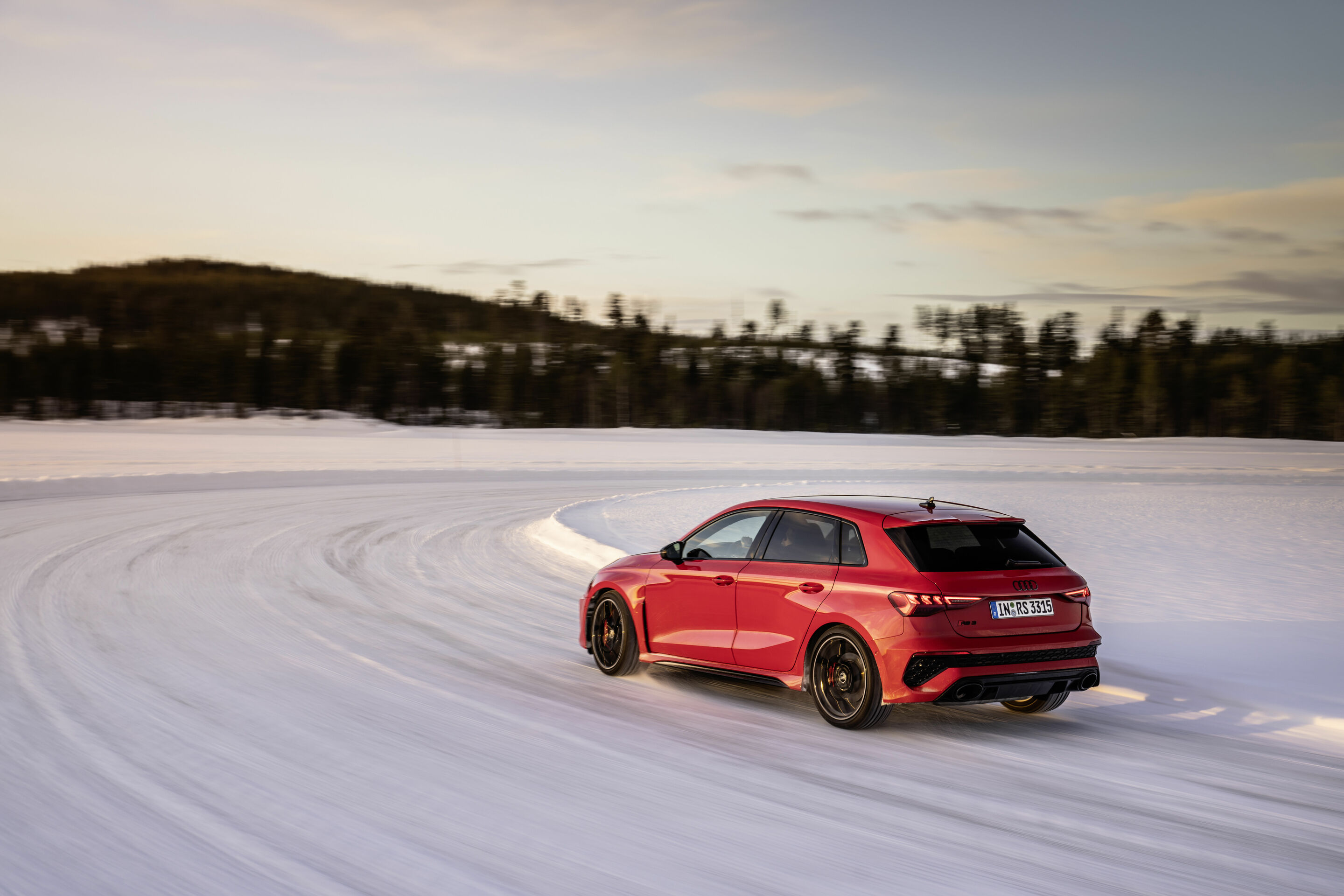 Audi RS 3: dancing in the snow