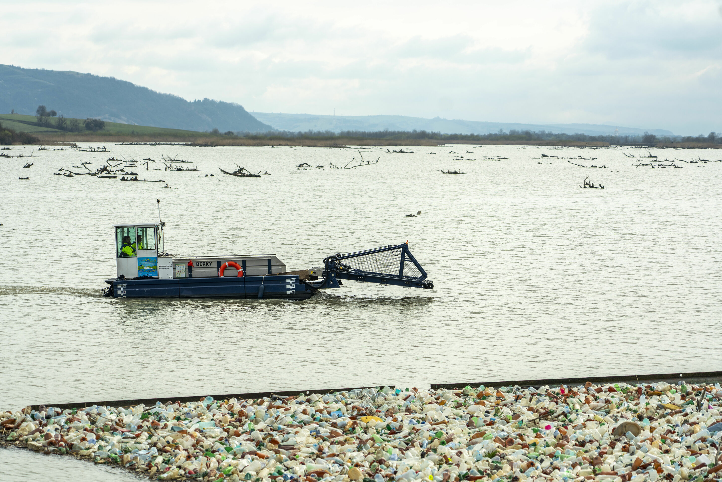 Danube cleanup mission in Romania