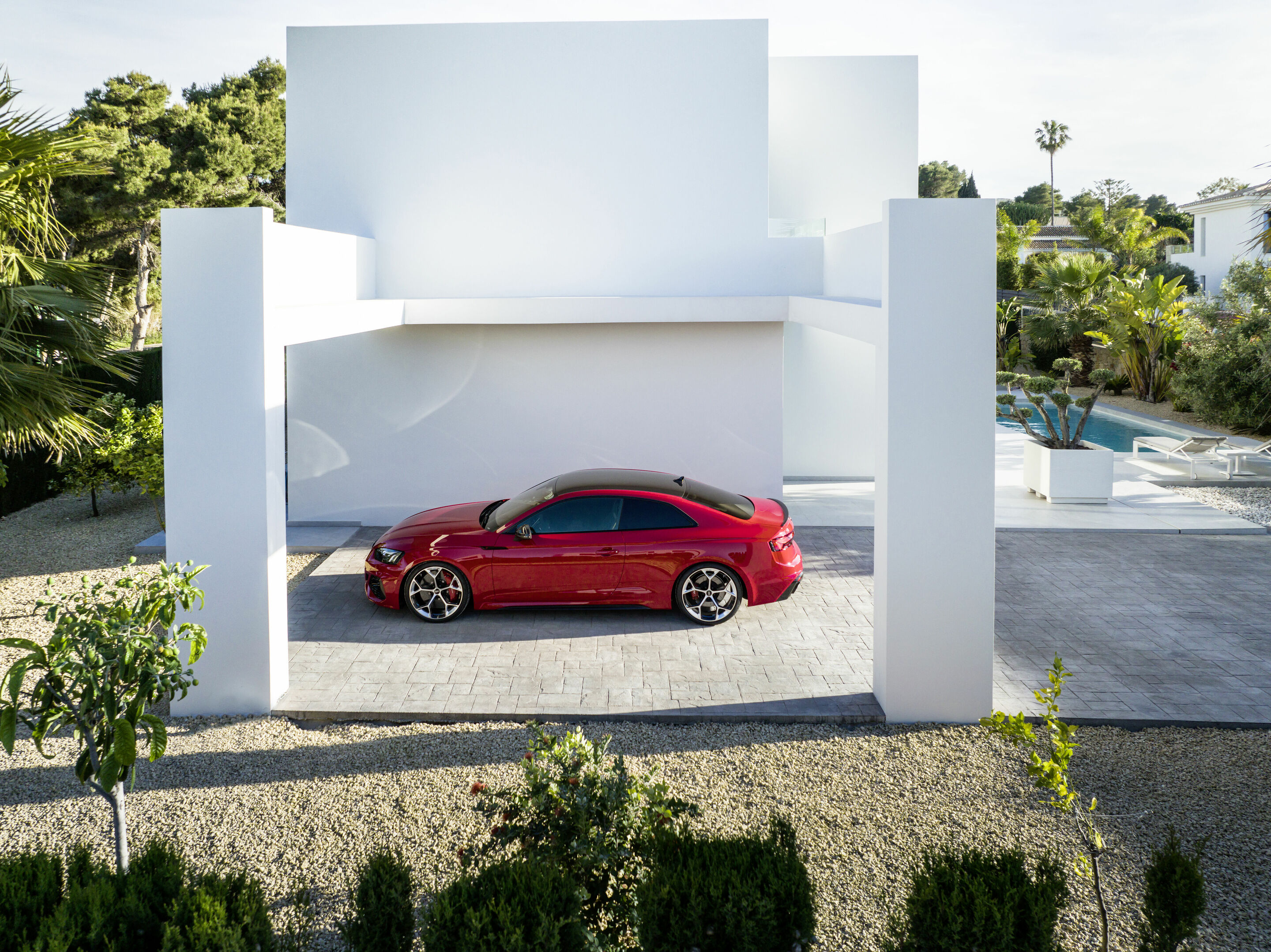 Audi RS 5 Coupé with competition plus package - Static photo, Colour: Tango red
