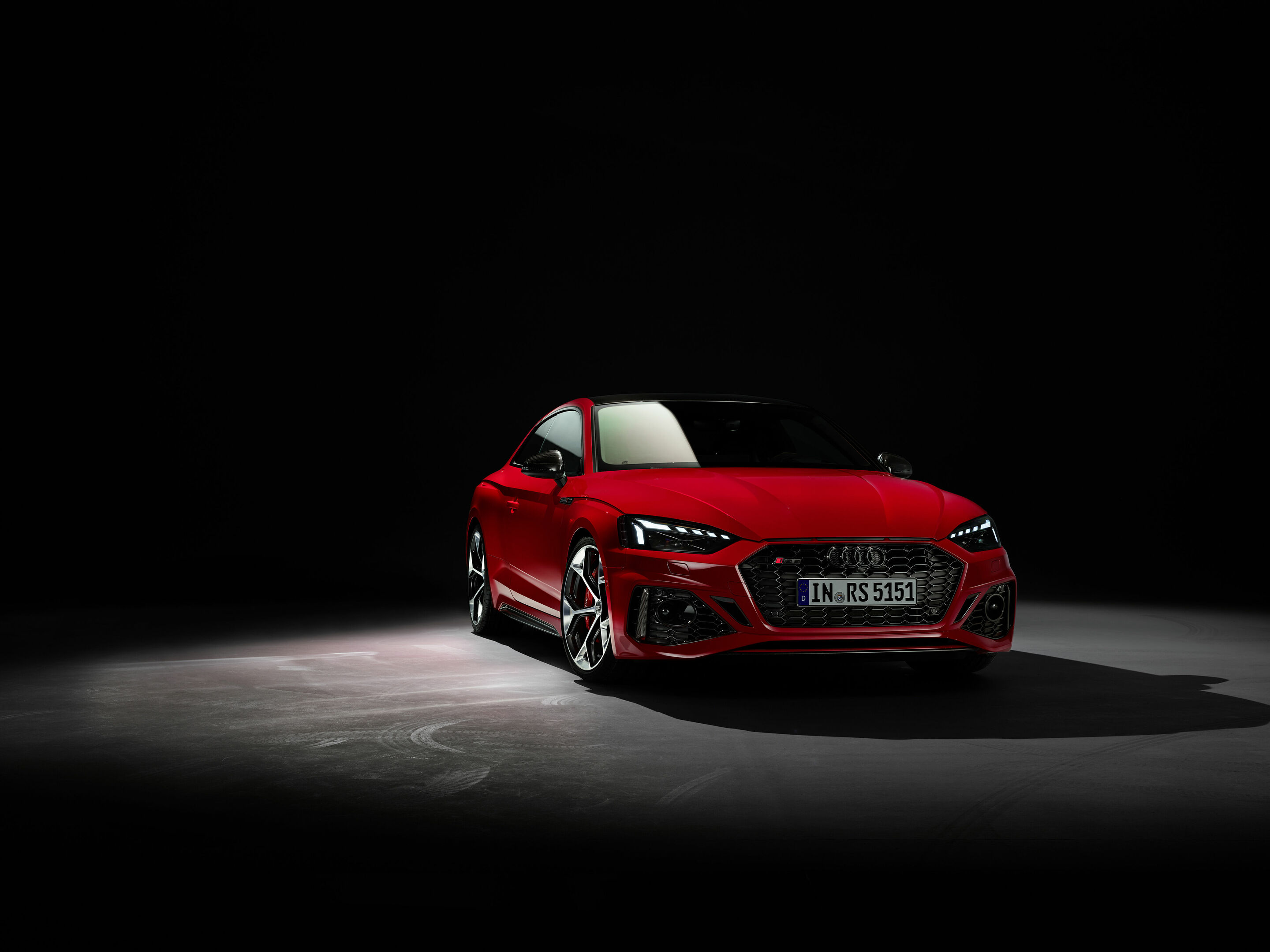 Audi RS 5 Coupé with competition plus package - Static photo, Colour: Tango red