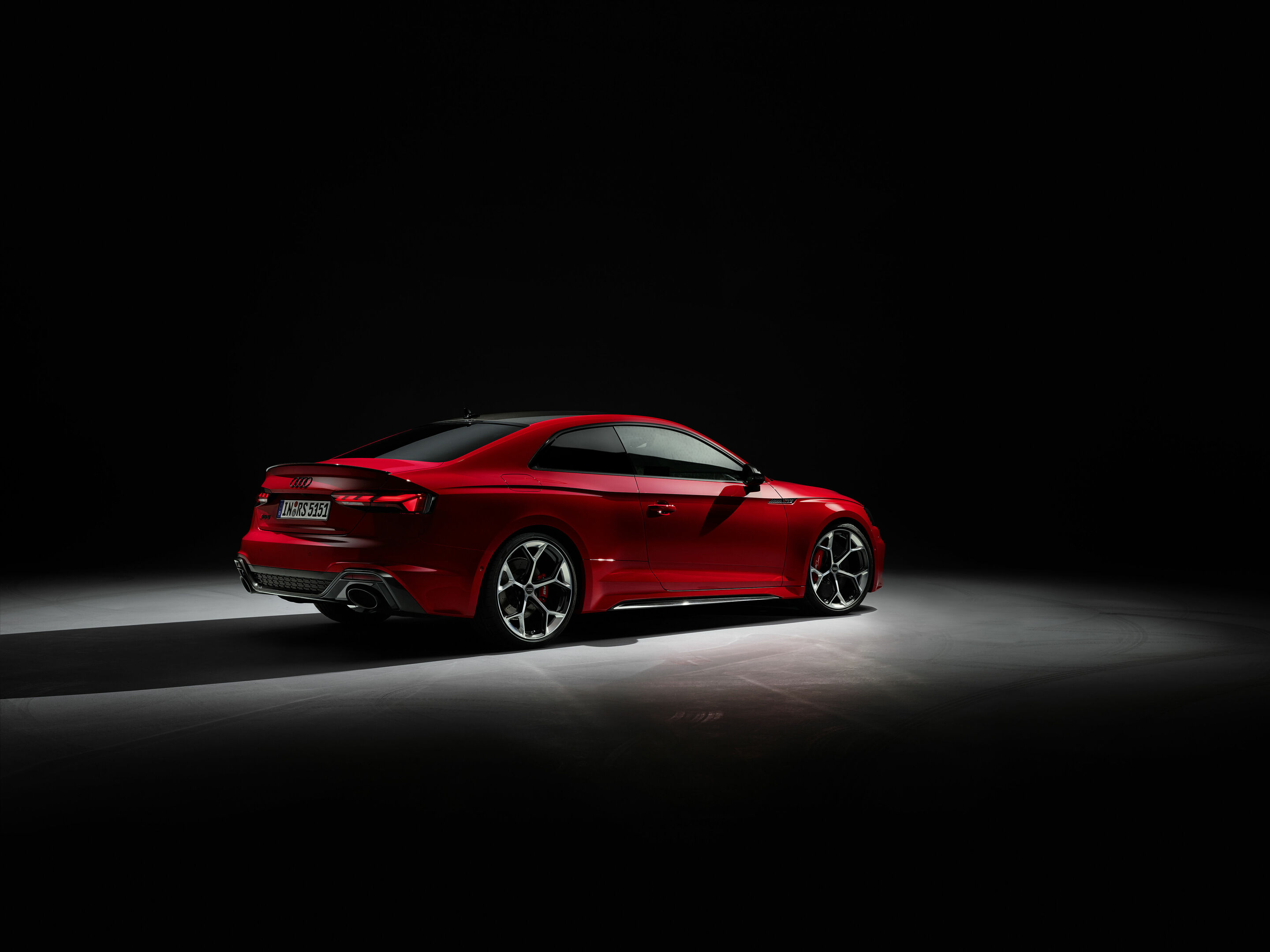 Audi RS 5 Coupé with competition plus package - Static photo, Colour: Tango red
