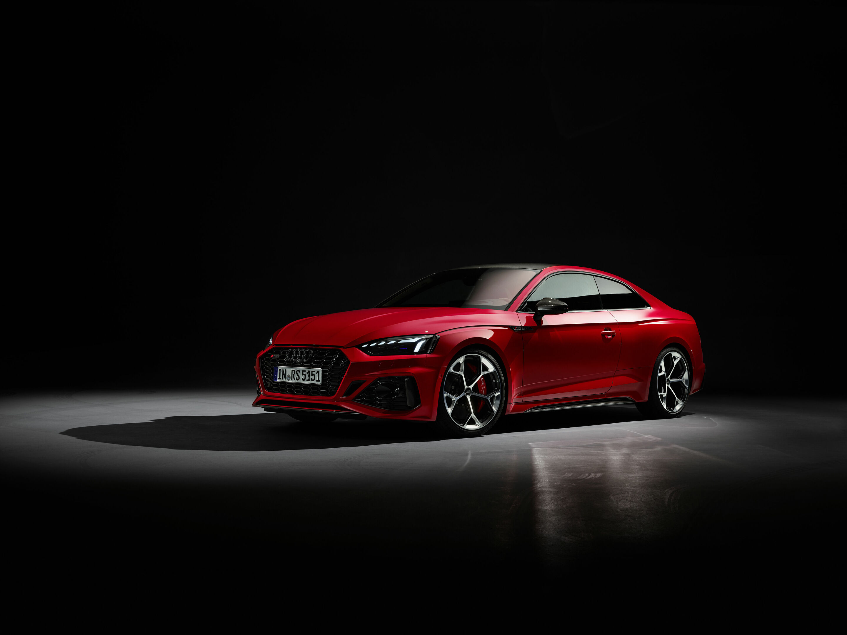 Audi RS 5 Coupé with competition plus package - Static photo, Colour: Tango red