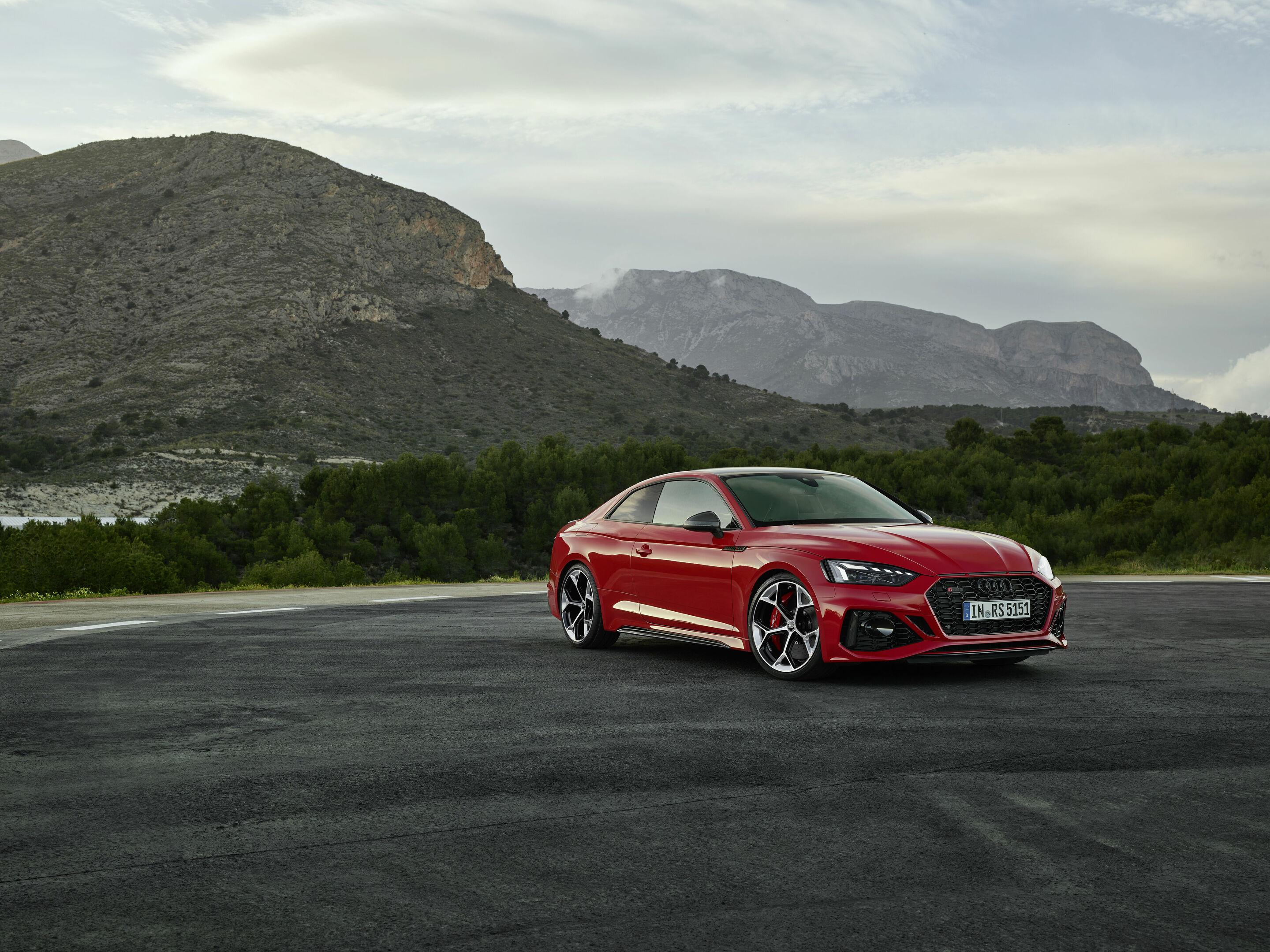 Audi RS 5 Coupé with competition plus package - Static photo, Colour: Tango red