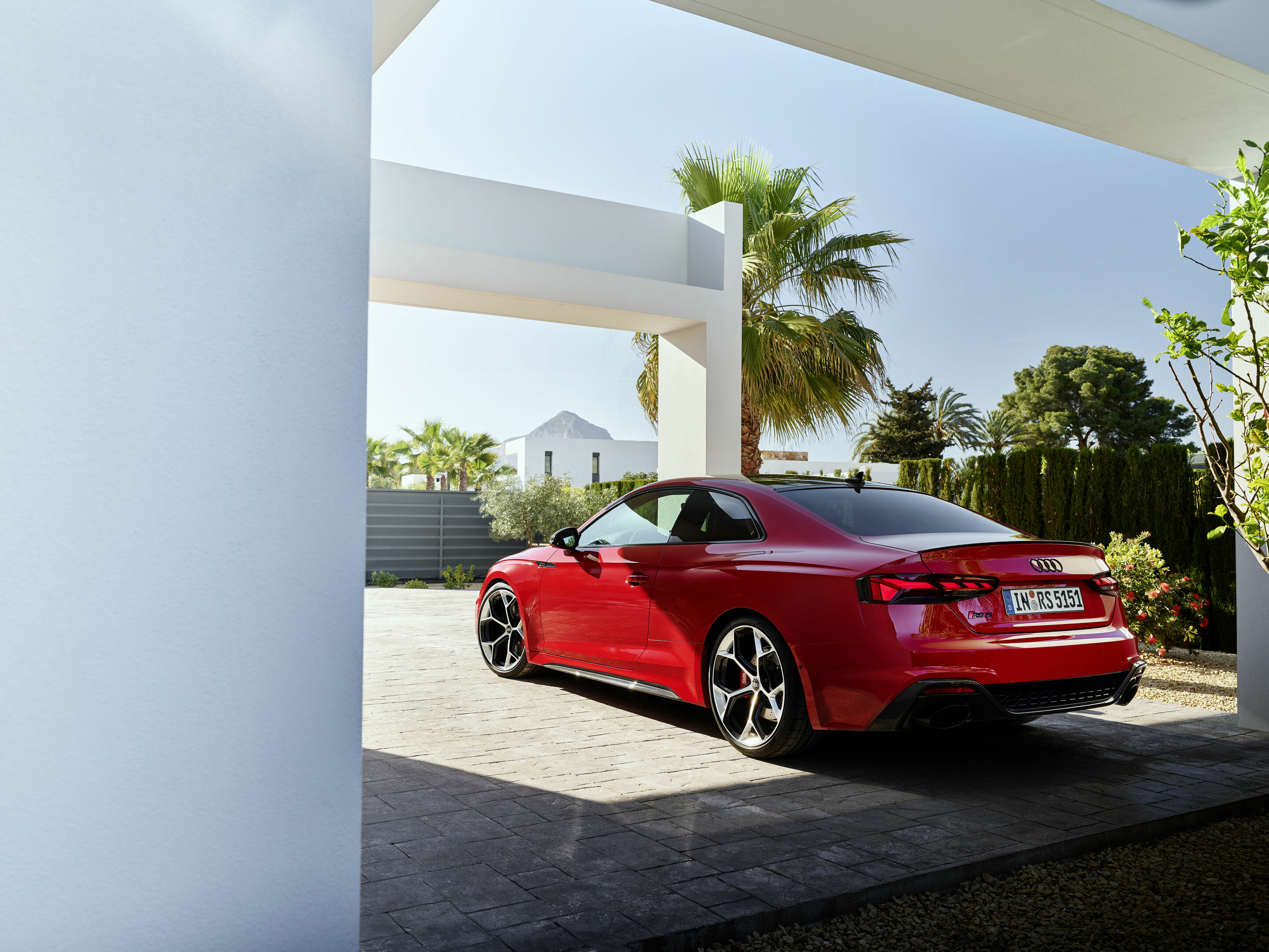 Audi RS 5 Coupé with competition plus package - Static photo, Colour: Tango red