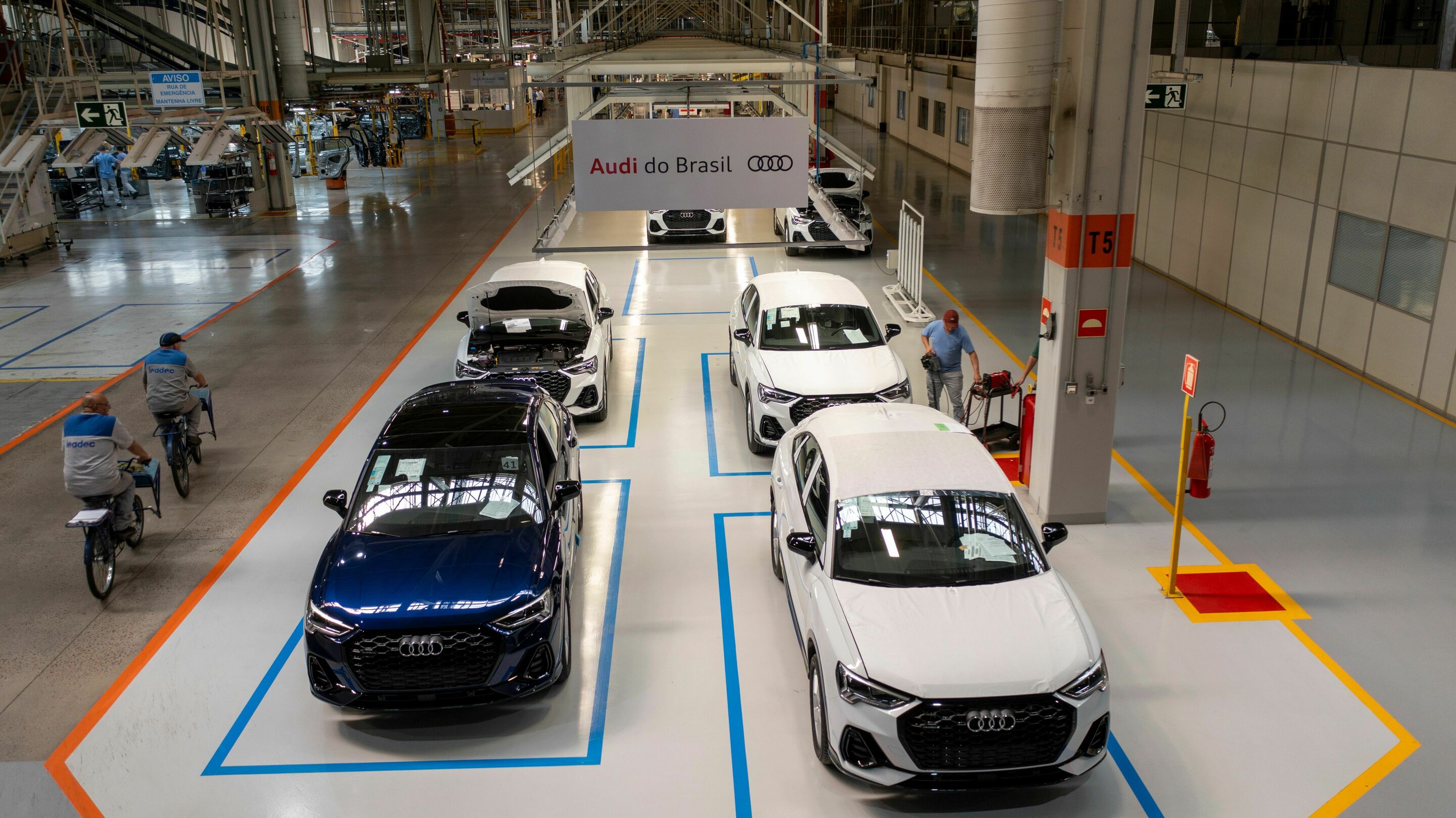 Audi do Brasil nimmt die Produktion im Werk in Paraná mit dem neuen Audi Q3 und Q3 Sportback wieder auf