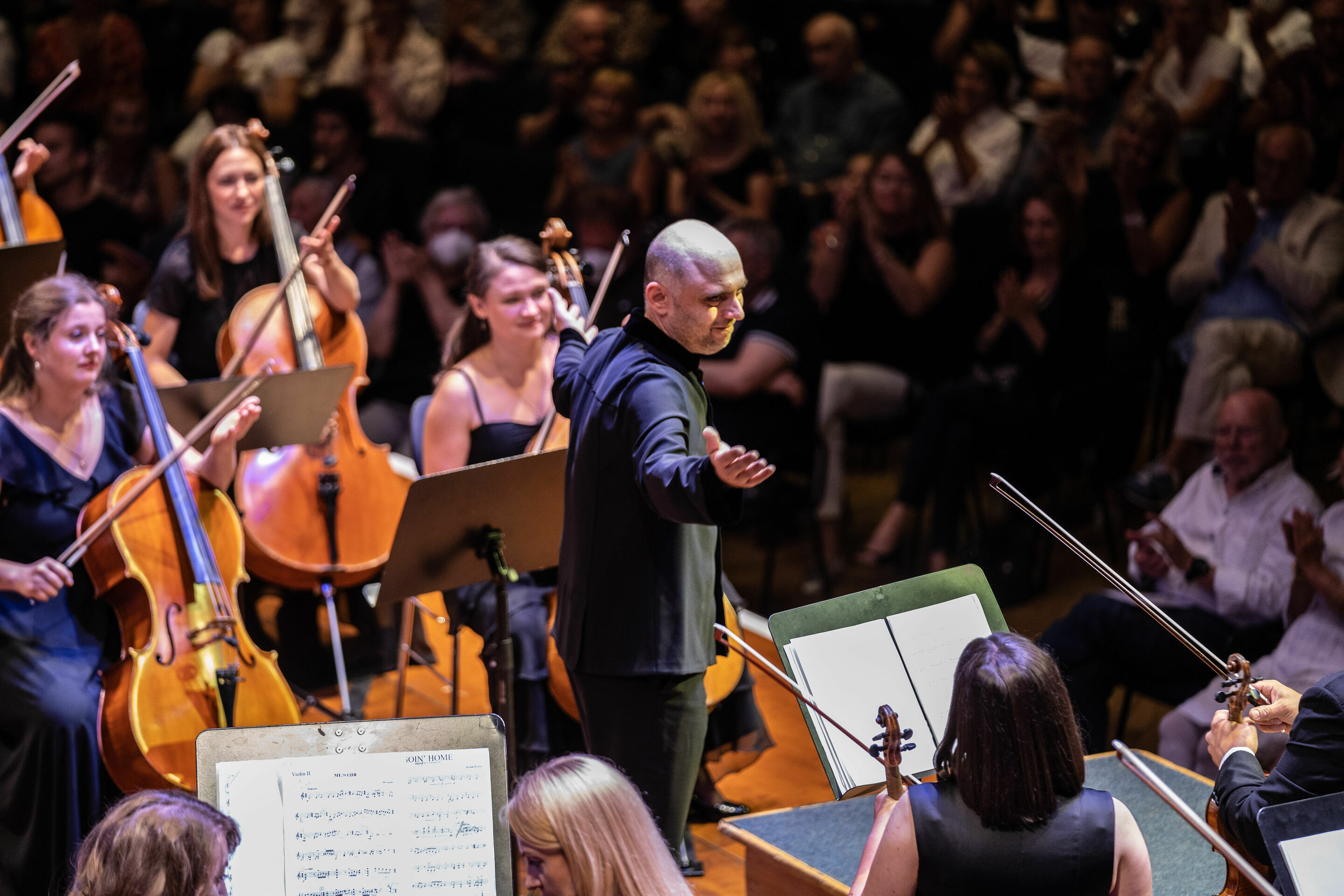 Audi Sommerkonzerte 2022 - Solidarity Concert
Lisa Batiashvili (violin)
International Symphony Orchestra Lviv (INSO-Lviv)
Nikoloz Rakhveli (conductor)