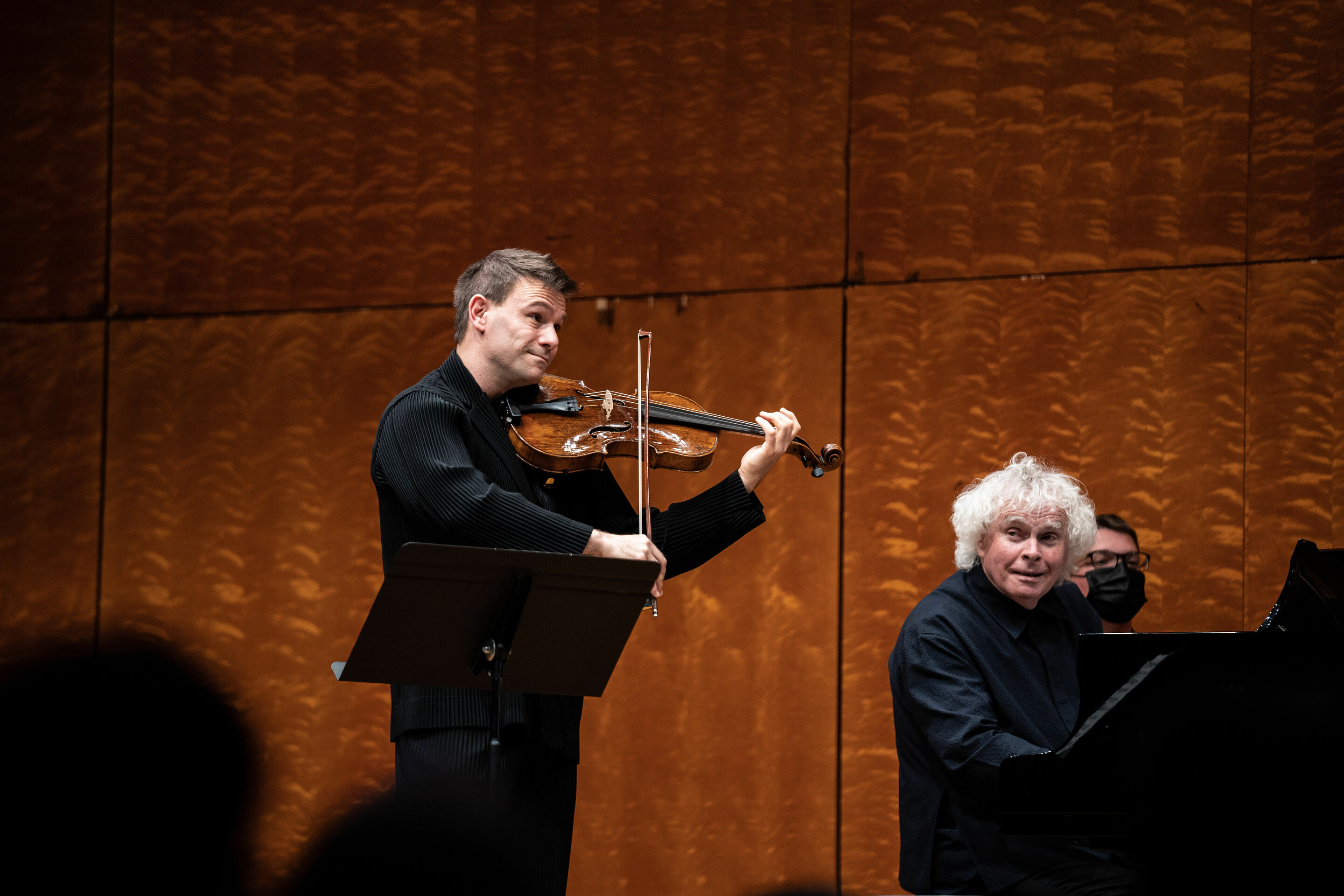 Audi Sommerkonzerte 2022 - Congenial art
Magdalena Kožená (mezzo-soprano)
Sir Simon Rattle (piano)
Kaspar Zehnder (flute)
Christopher Richards (clarinet)
Giovanni Guzzo (violin)
Rahel Rilling (violin)
Amihai Grosz (viola)
Dávid Adorján (cello)
