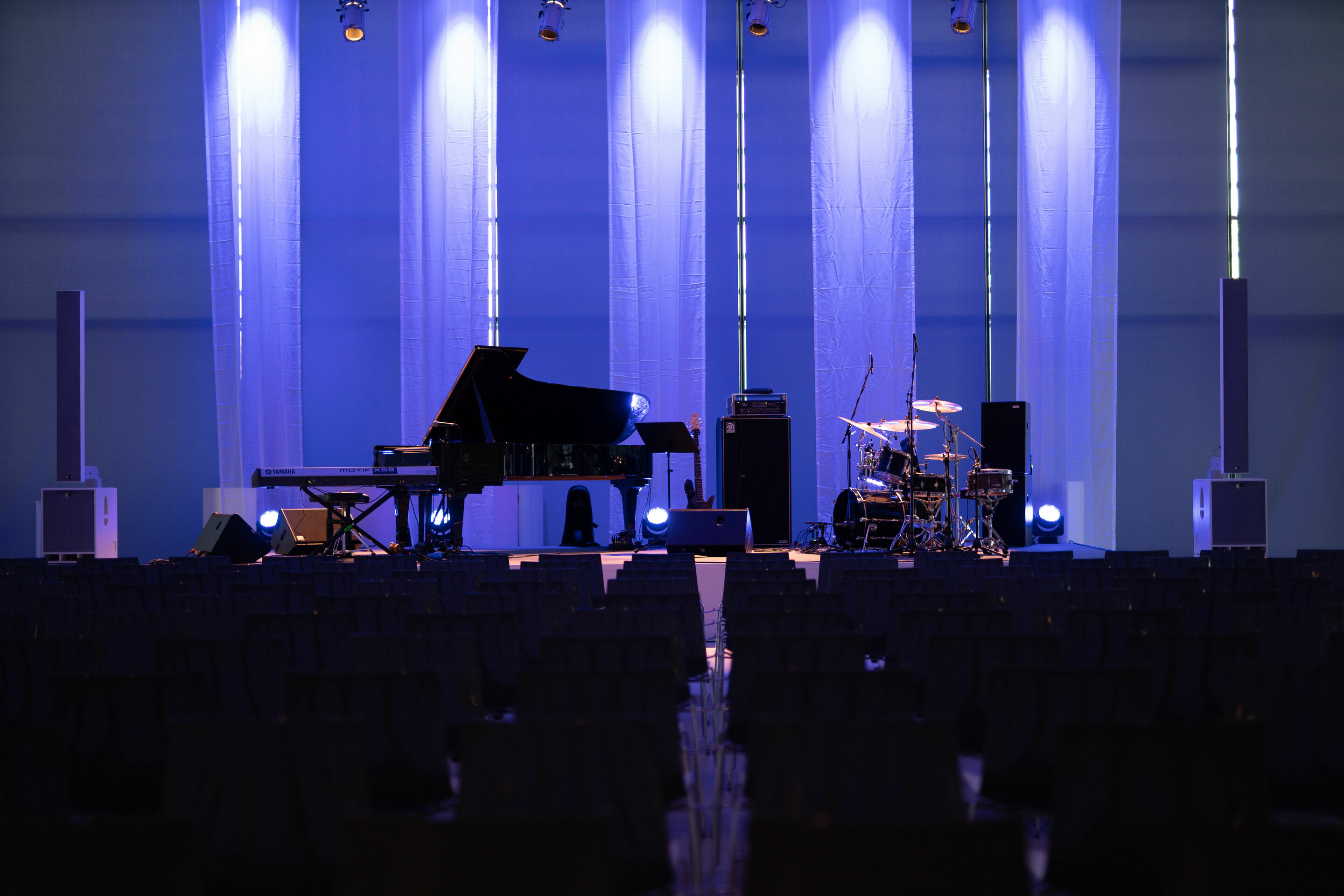 Audi Sommerkonzerte 2022 - Jazzwunder
Beka Gochiashvili Trio:
Beka Gochiashvili (Klavier)
Levan Deisadze (Bass)
Zaza Tsertsvadze (Schlagzeug)