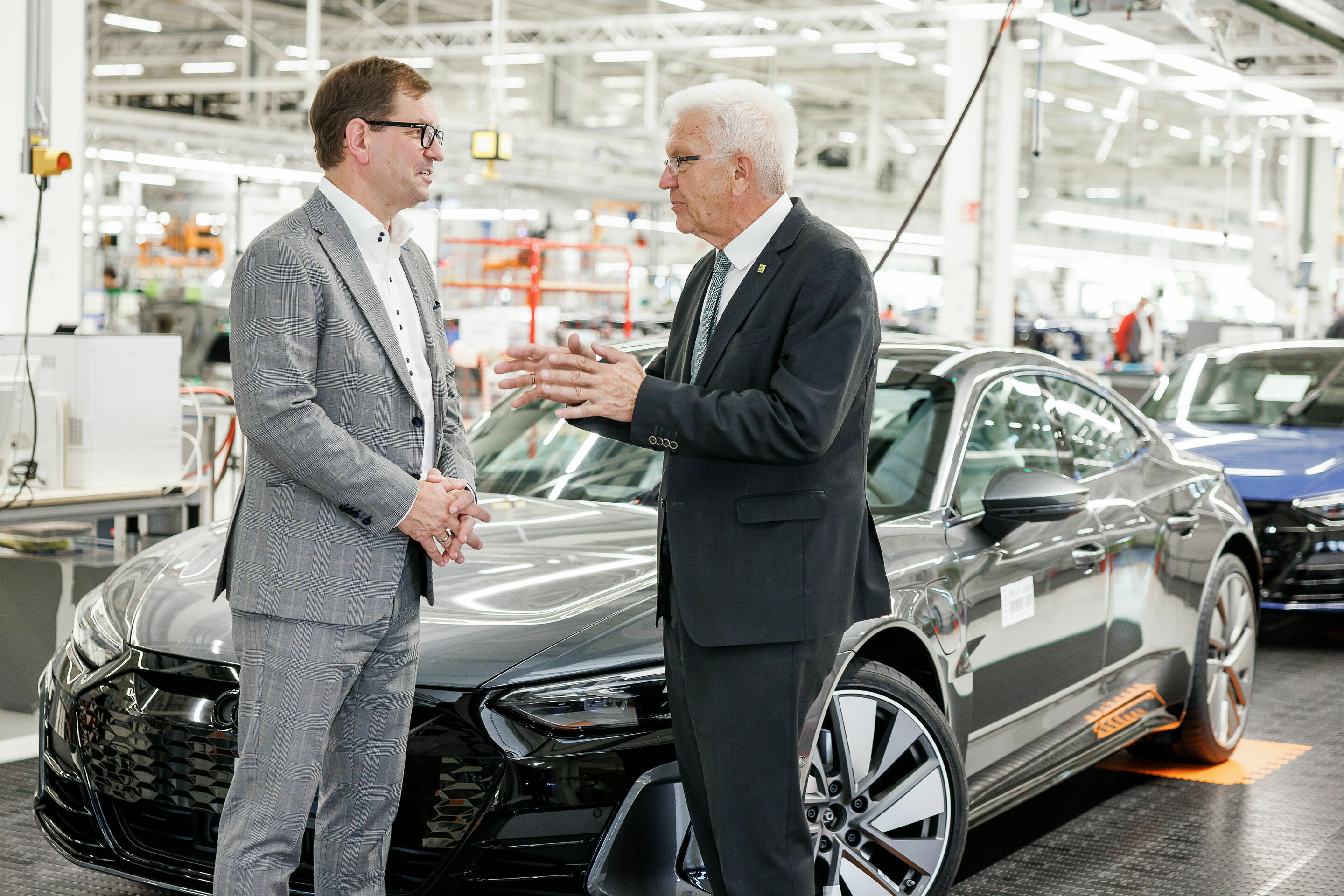 Besuch bei Audi Neckarsulm: Ministerpräsident Winfried Kretschmann trifft Markus Duesmann