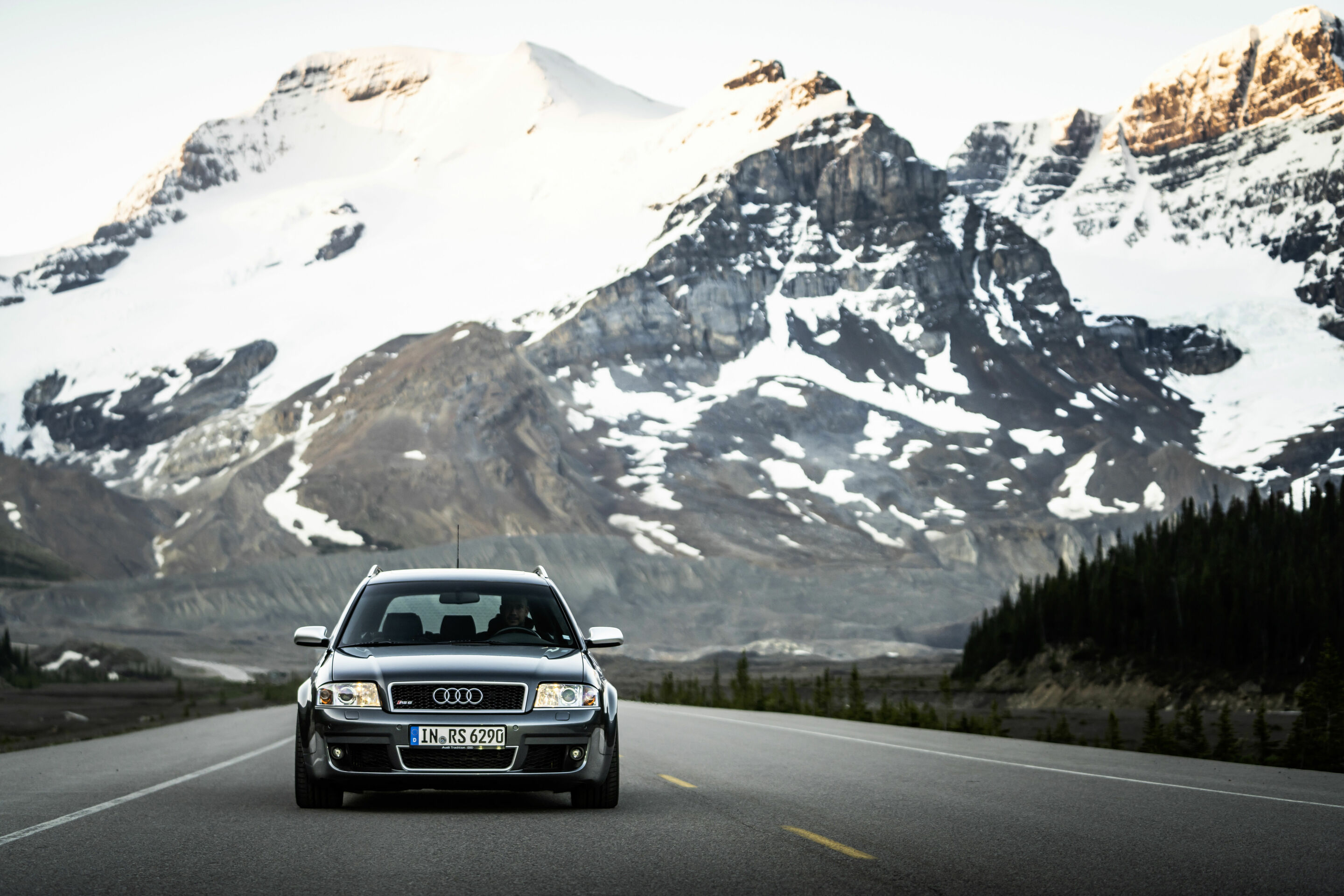 20th anniversary Audi RS 6 - Static photo
Daytona grey (2002 - 2004)