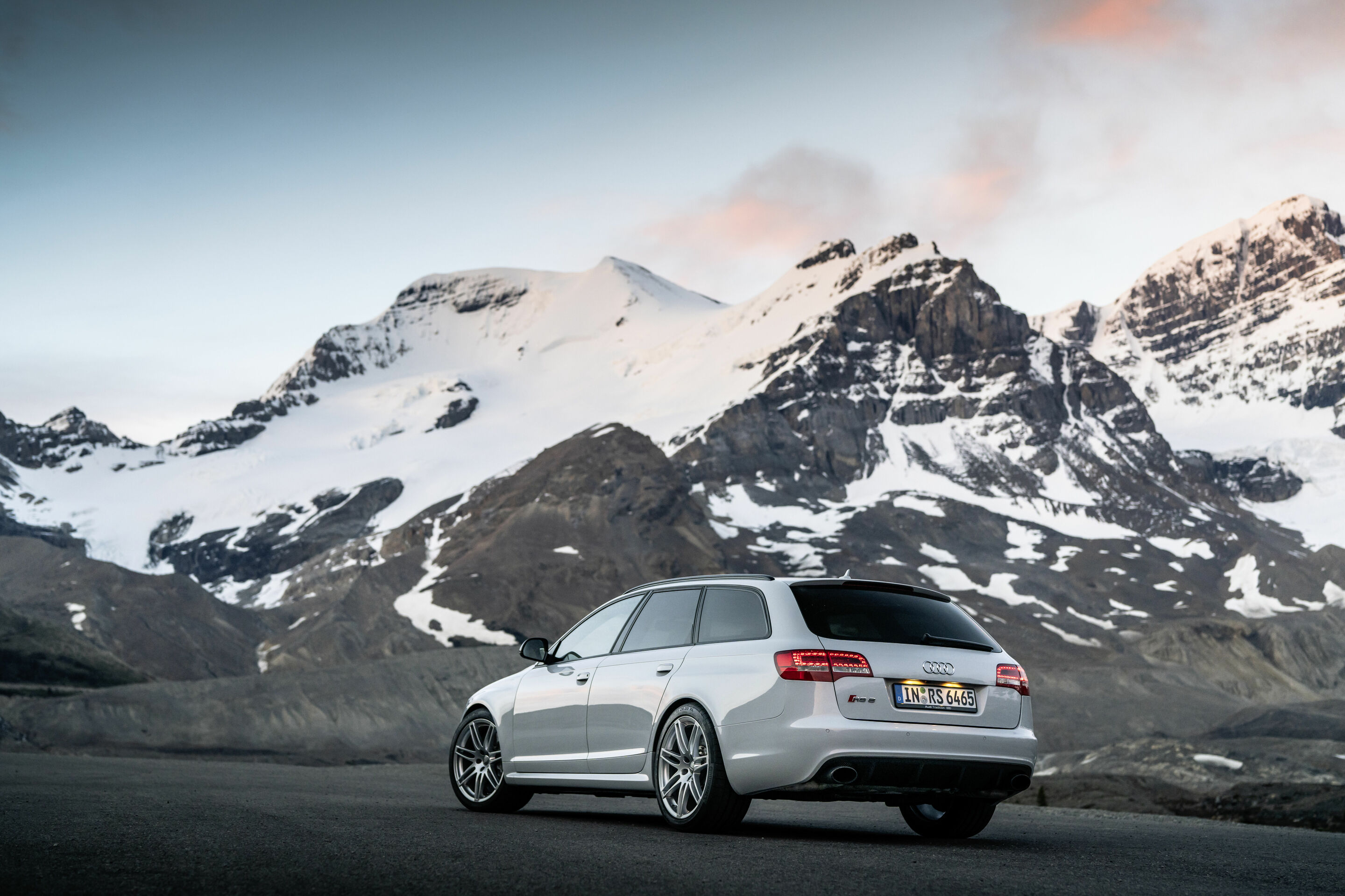 20th anniversary Audi RS 6 - Static photo
Inuit white (2008 - 2011)