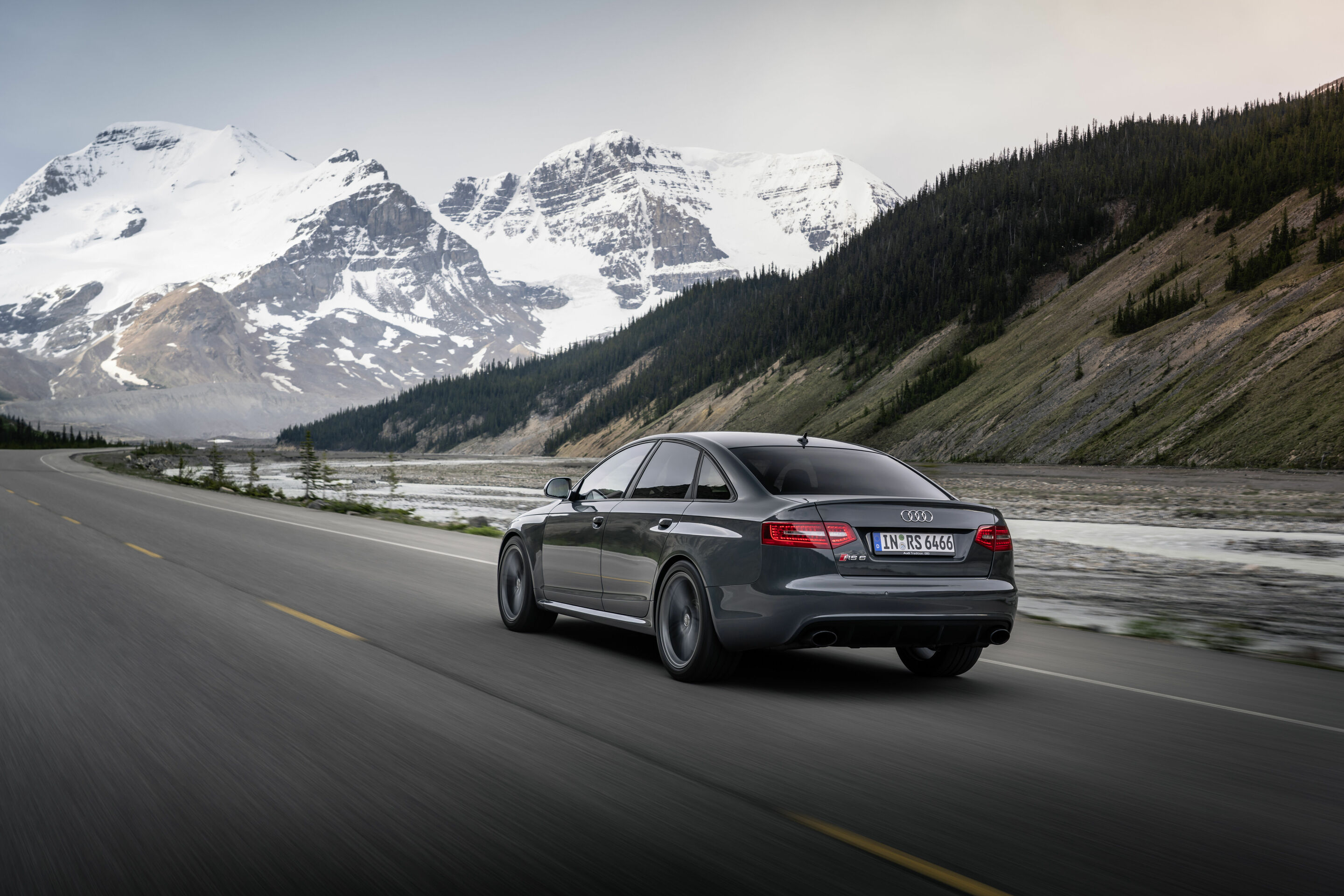 20th anniversary Audi RS 6 - Dynamic photo
Sedan Nimbus grey (2008 - 2011)