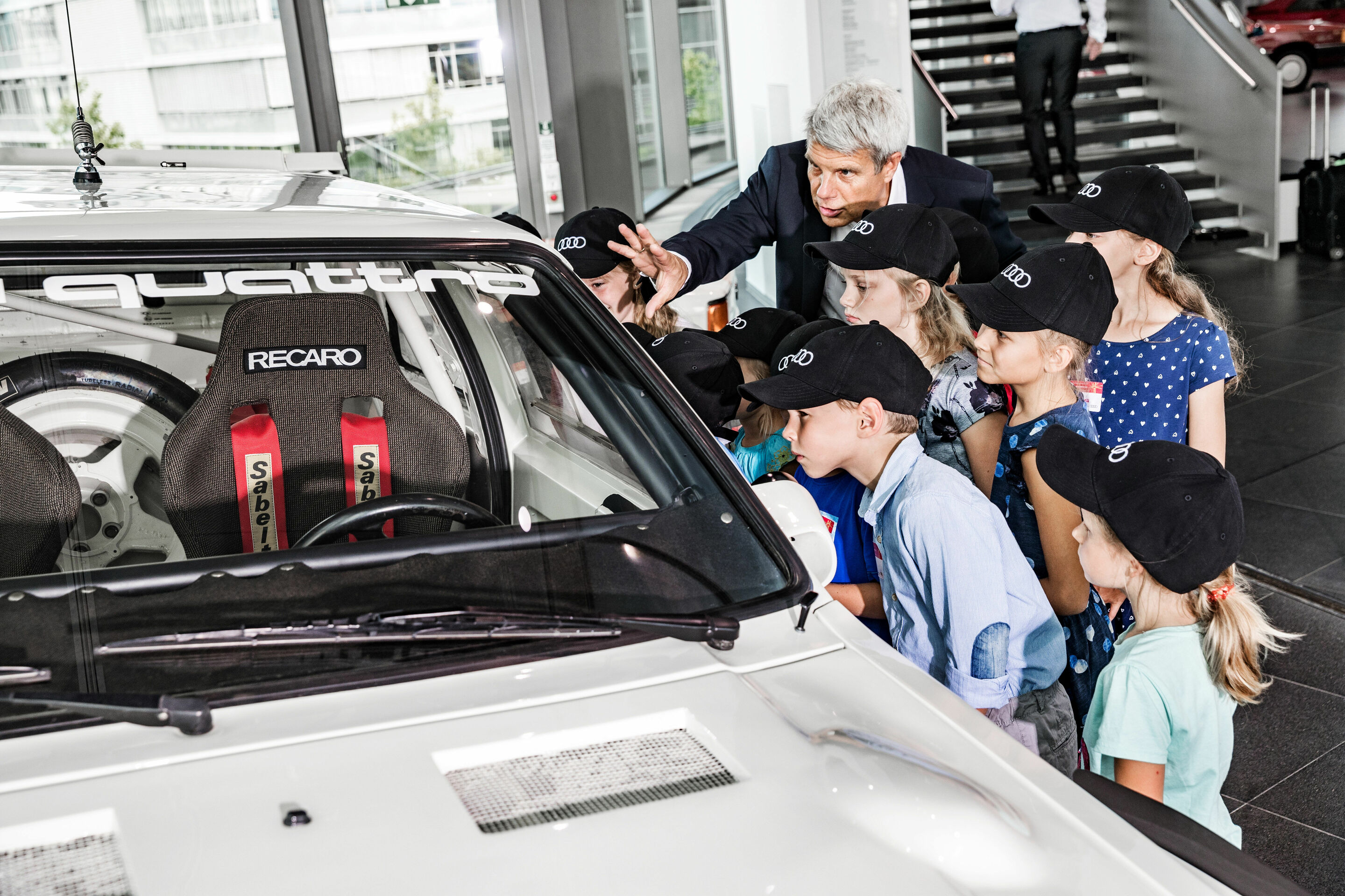 Kinderführung im Audi museum mobile - Leuchtende Kinderaugen bei der Kinderführung im Audi museum mobile