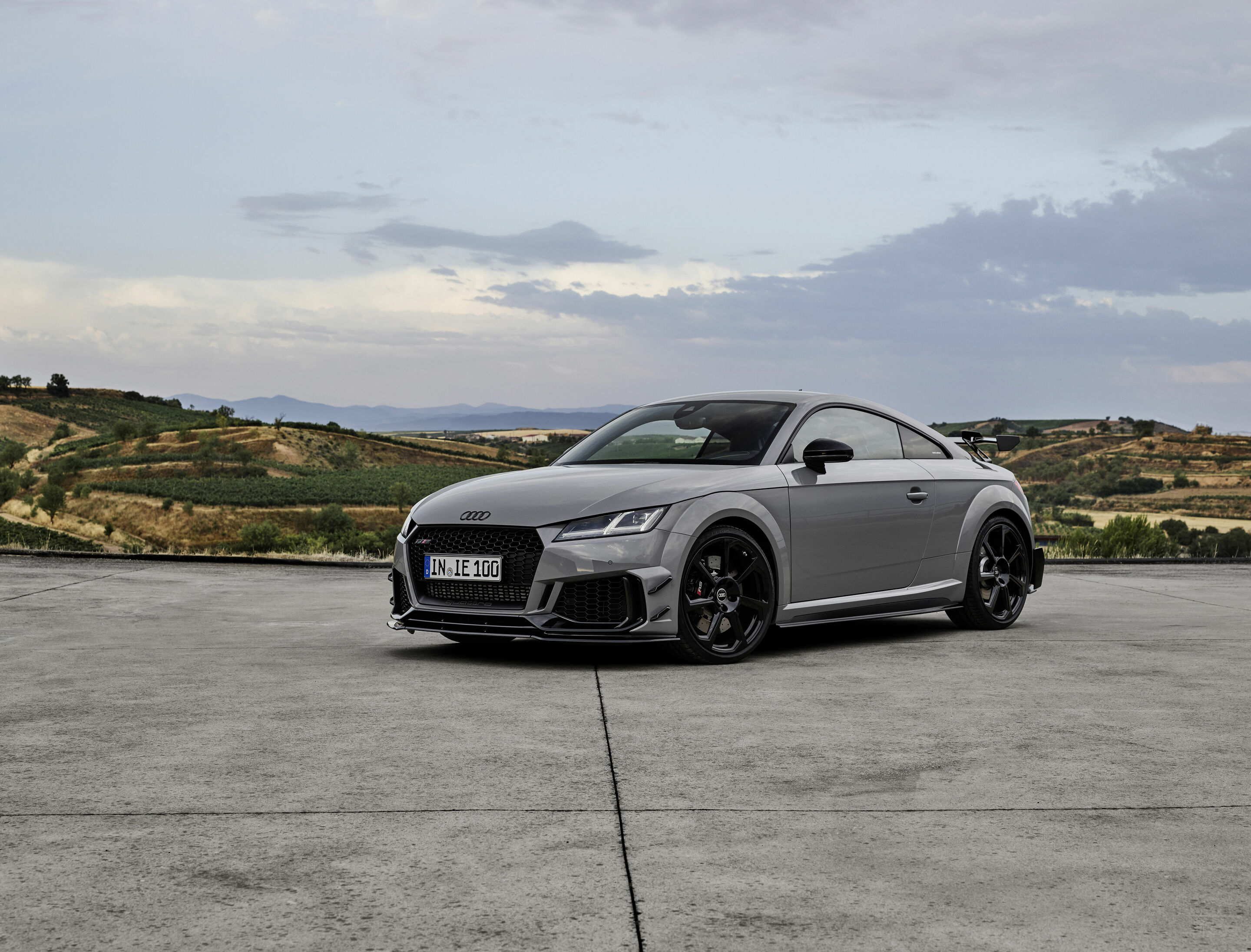 Timeless Icon: Exclusive Audi TT RS Coupé iconic edition