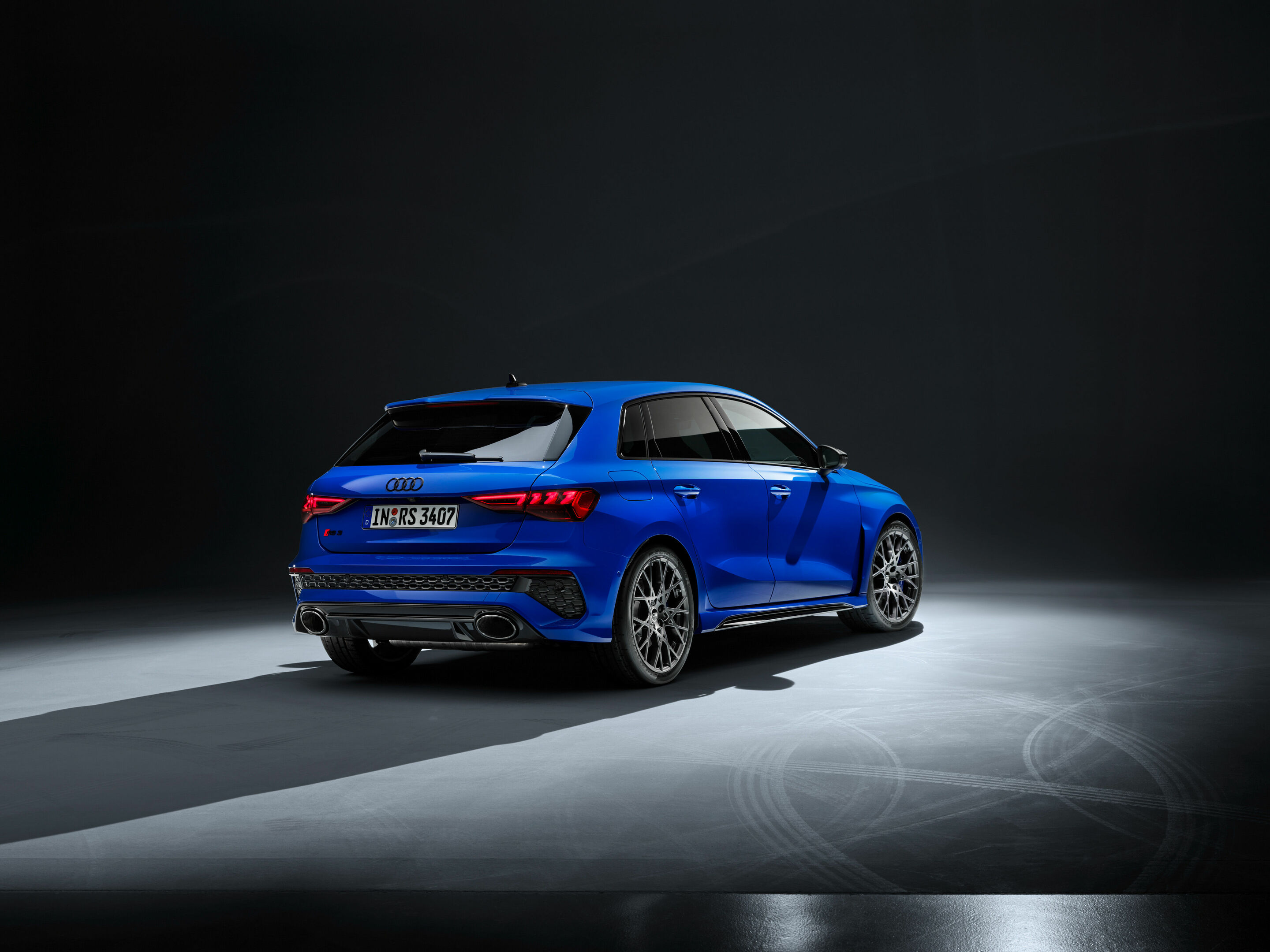 Audi RS 3 Sportback performance edition - Static photo, Colour: Nogaro Blue, Pearl Effect .
