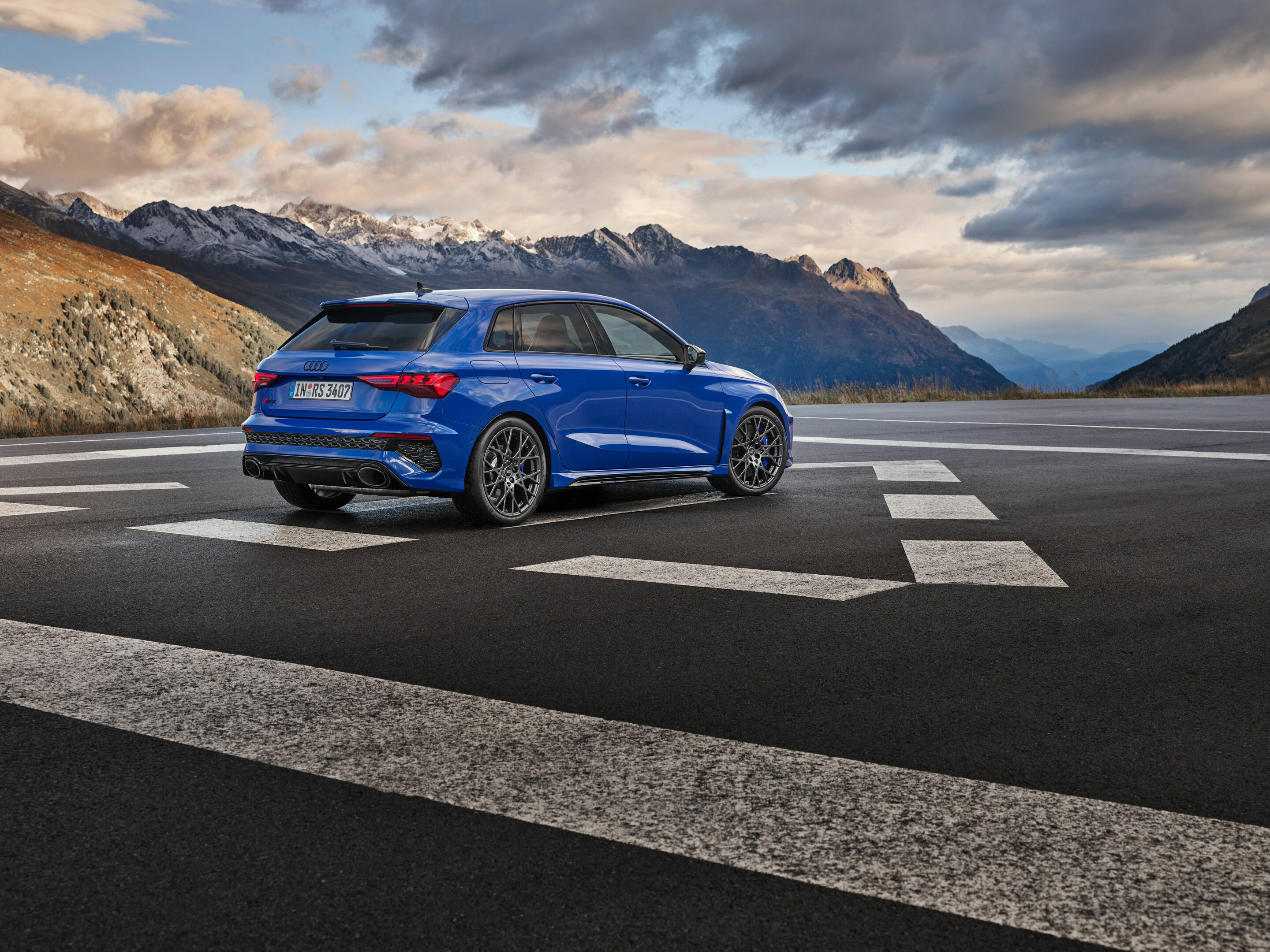 Audi RS 3 Sportback performance edition - Static photo, Colour: Nogaro Blue, Pearl Effect .