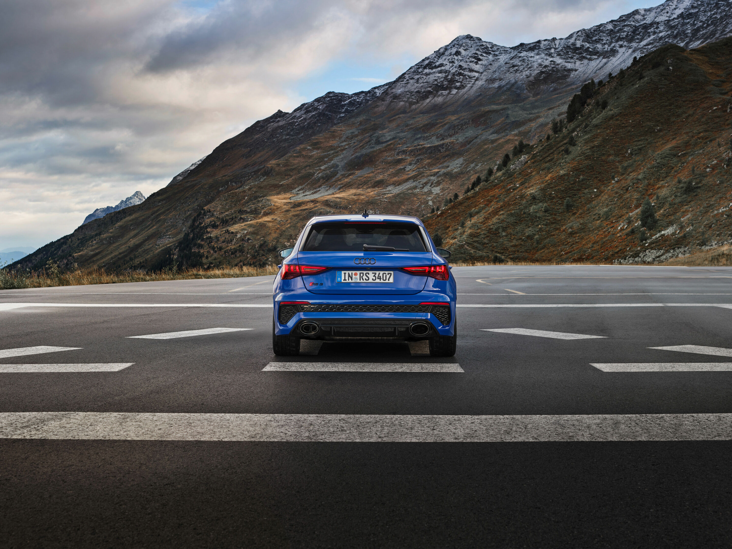 Audi RS 3 Sportback performance edition - Static photo, Colour: Nogaro Blue, Pearl Effect .