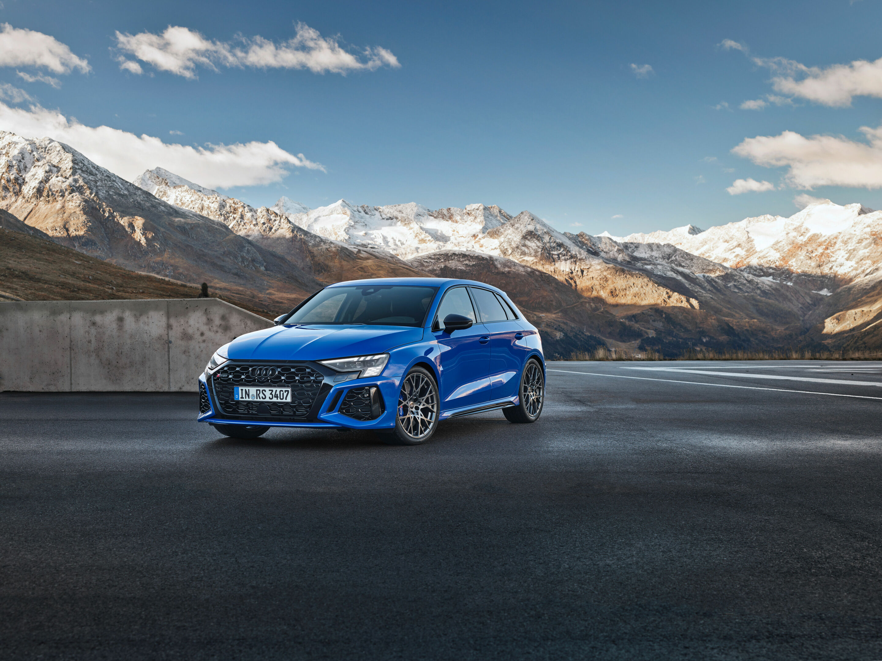 Audi RS 3 Sportback performance edition - Static photo, Colour: Nogaro Blue, Pearl Effect .