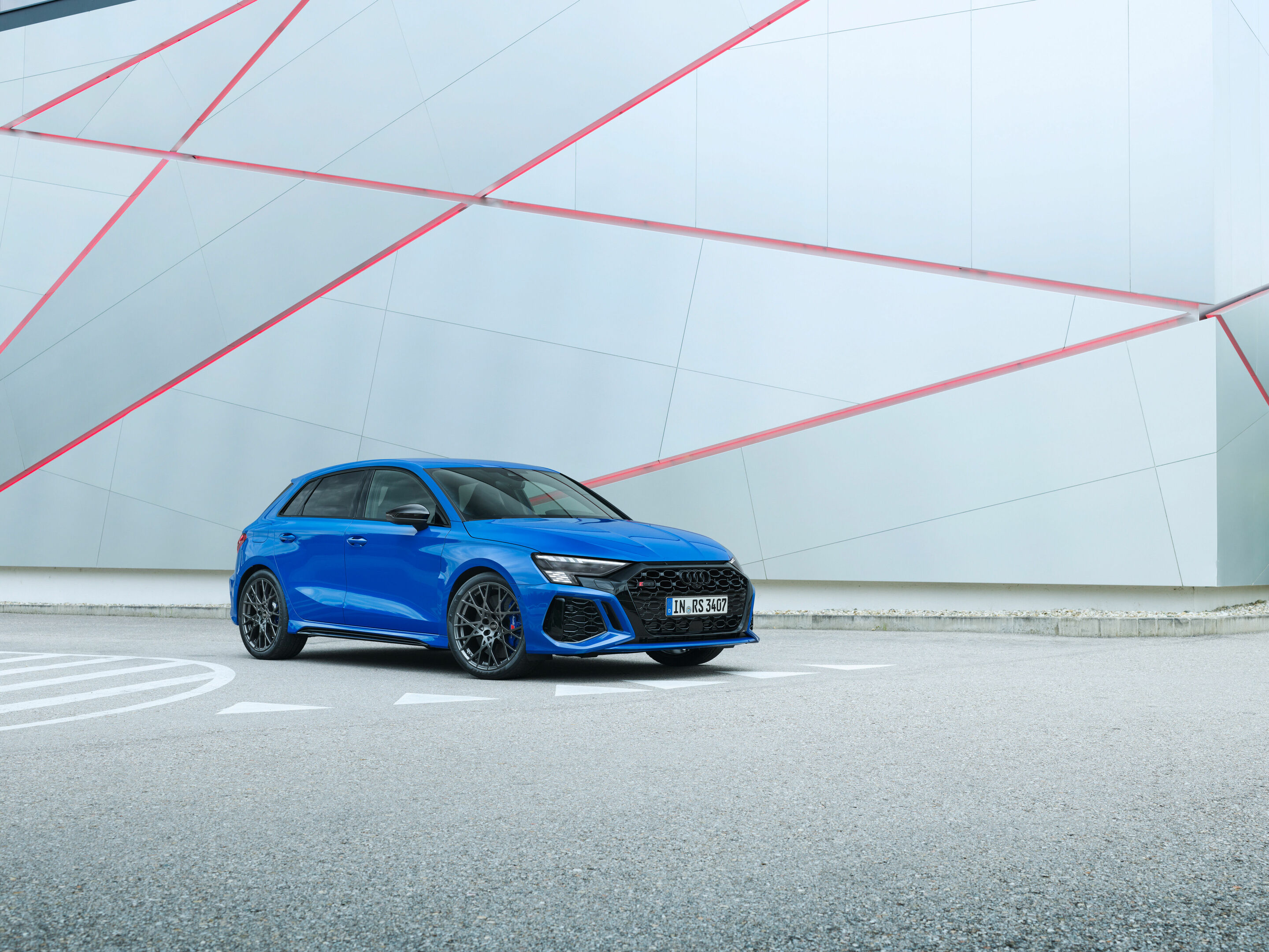 Audi RS 3 Sportback performance edition - Static photo, Colour: Nogaro Blue, Pearl Effect .