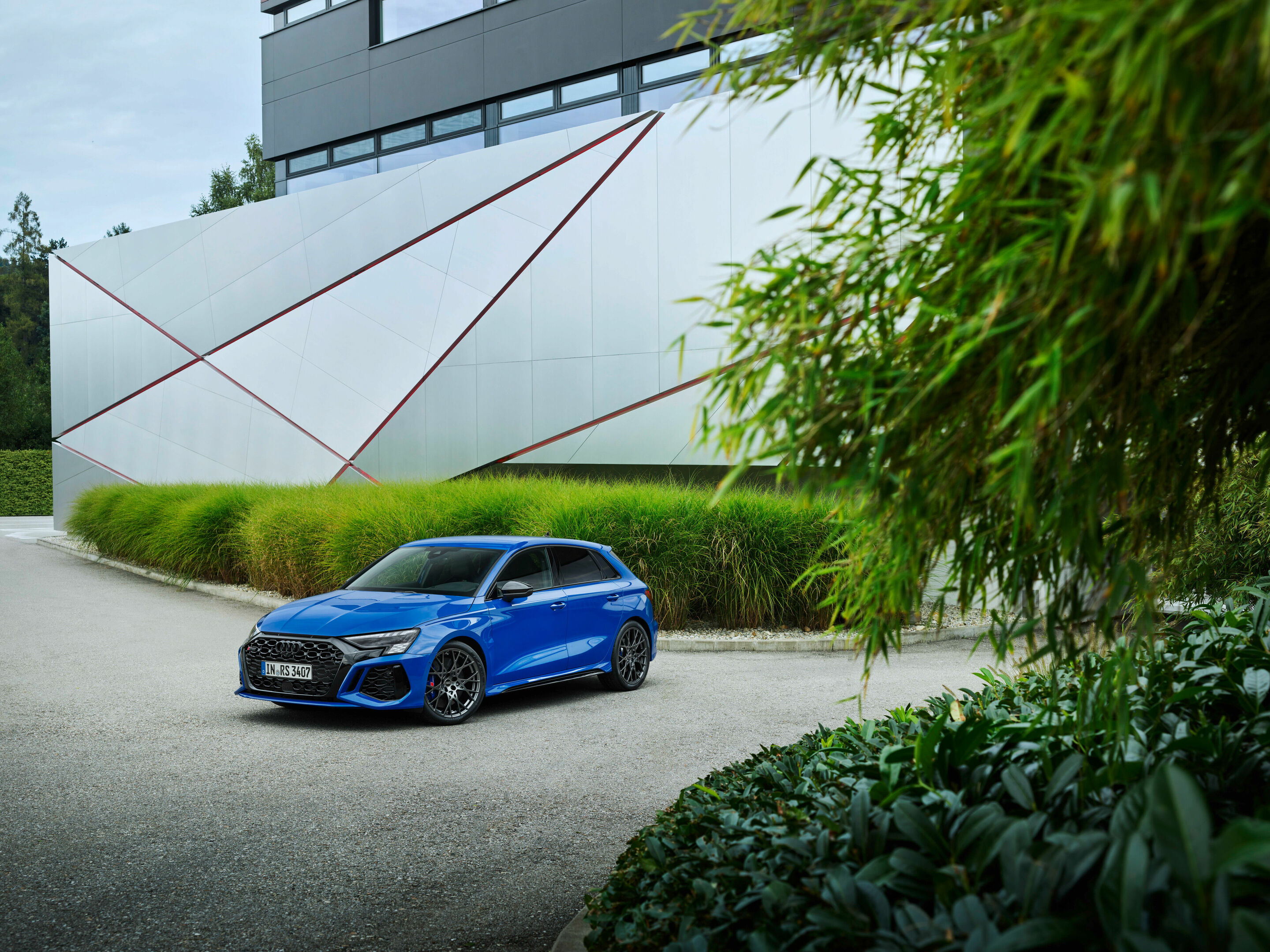 Audi RS 3 Sportback performance edition - Static photo, Colour: Nogaro Blue, Pearl Effect .