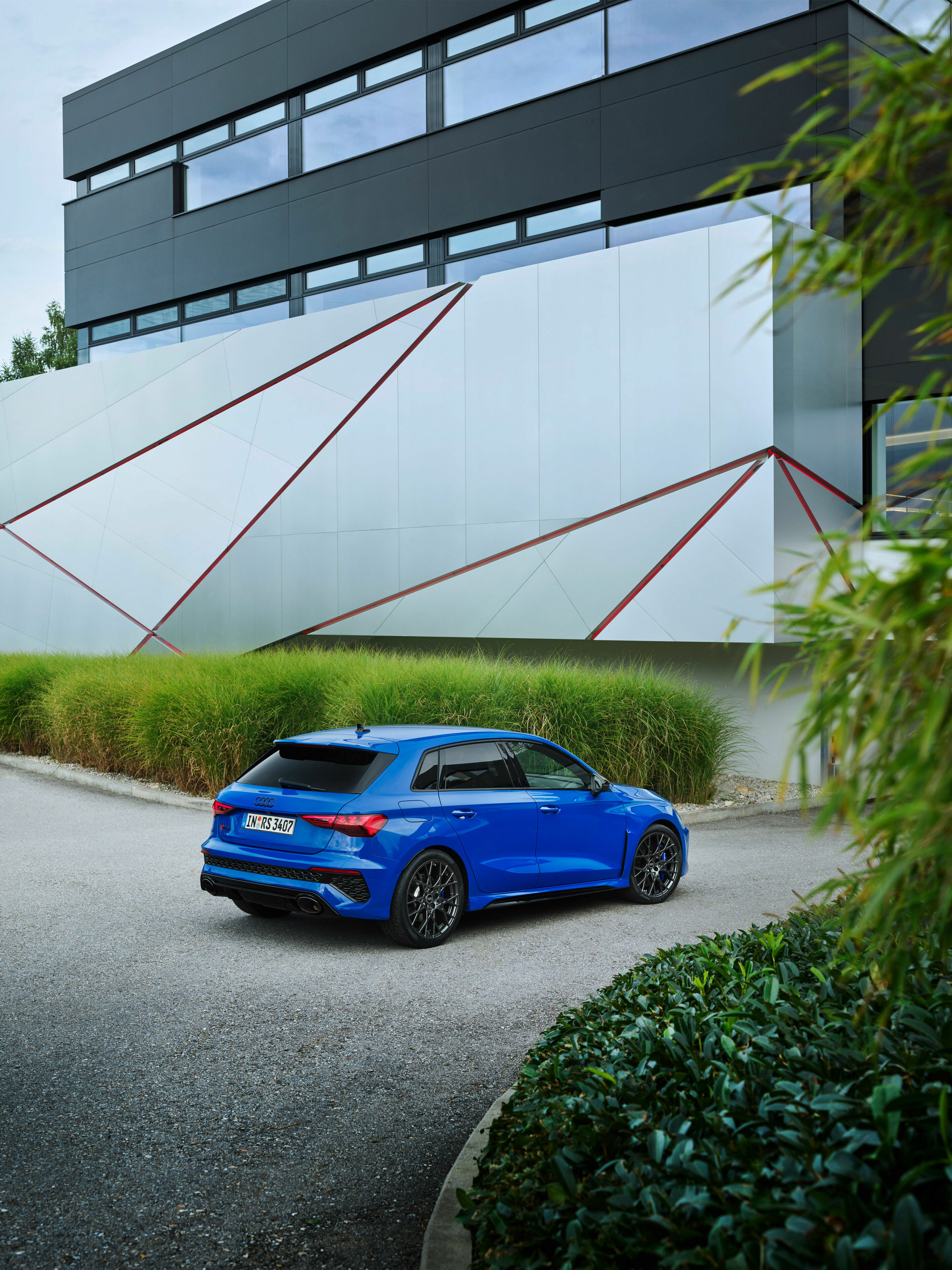 Audi RS 3 Sportback performance edition - Static photo, Colour: Nogaro Blue, Pearl Effect .