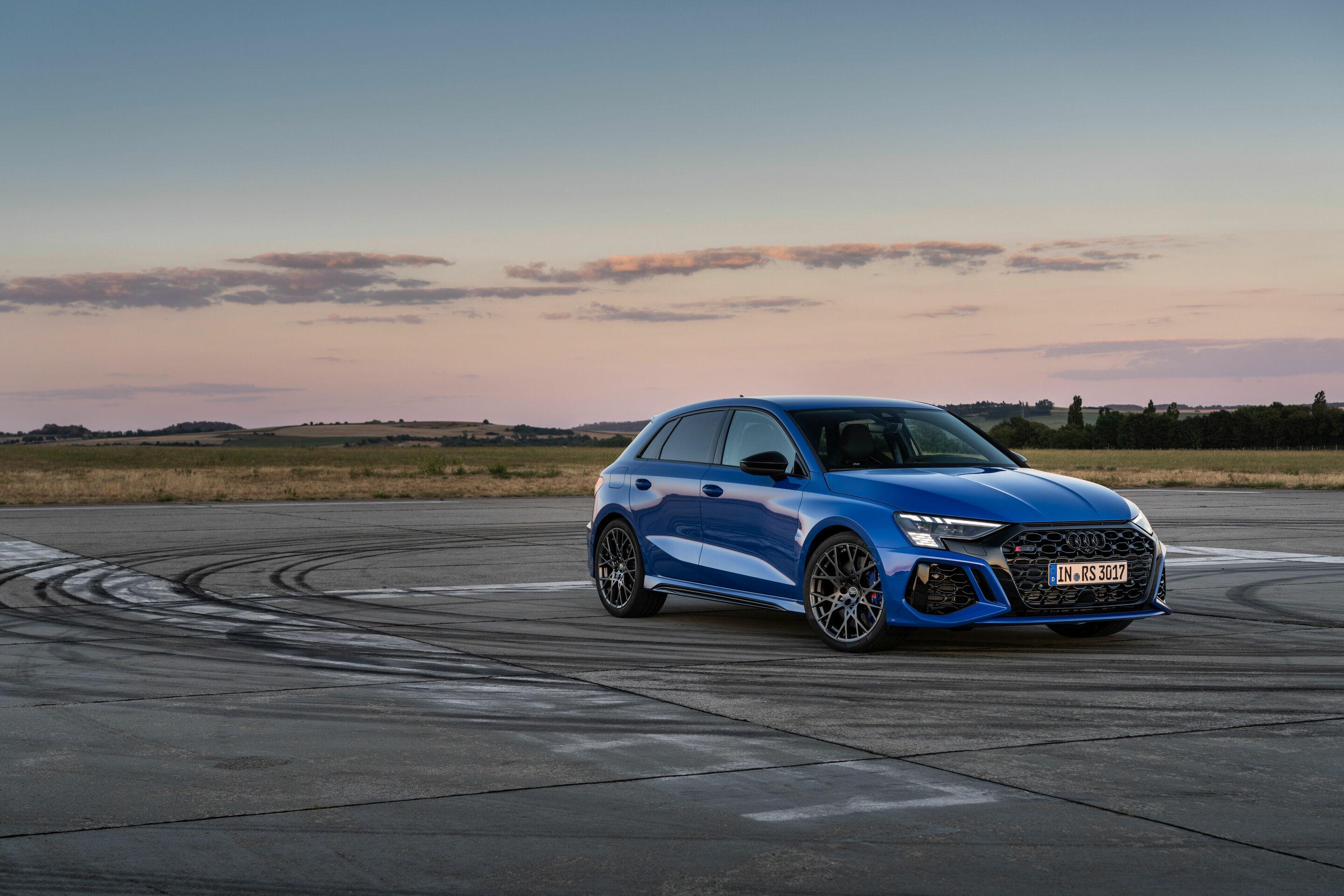 Audi RS 3 Sportback performance edition - Static photo, Colour: Nogaro Blue, Pearl Effect .