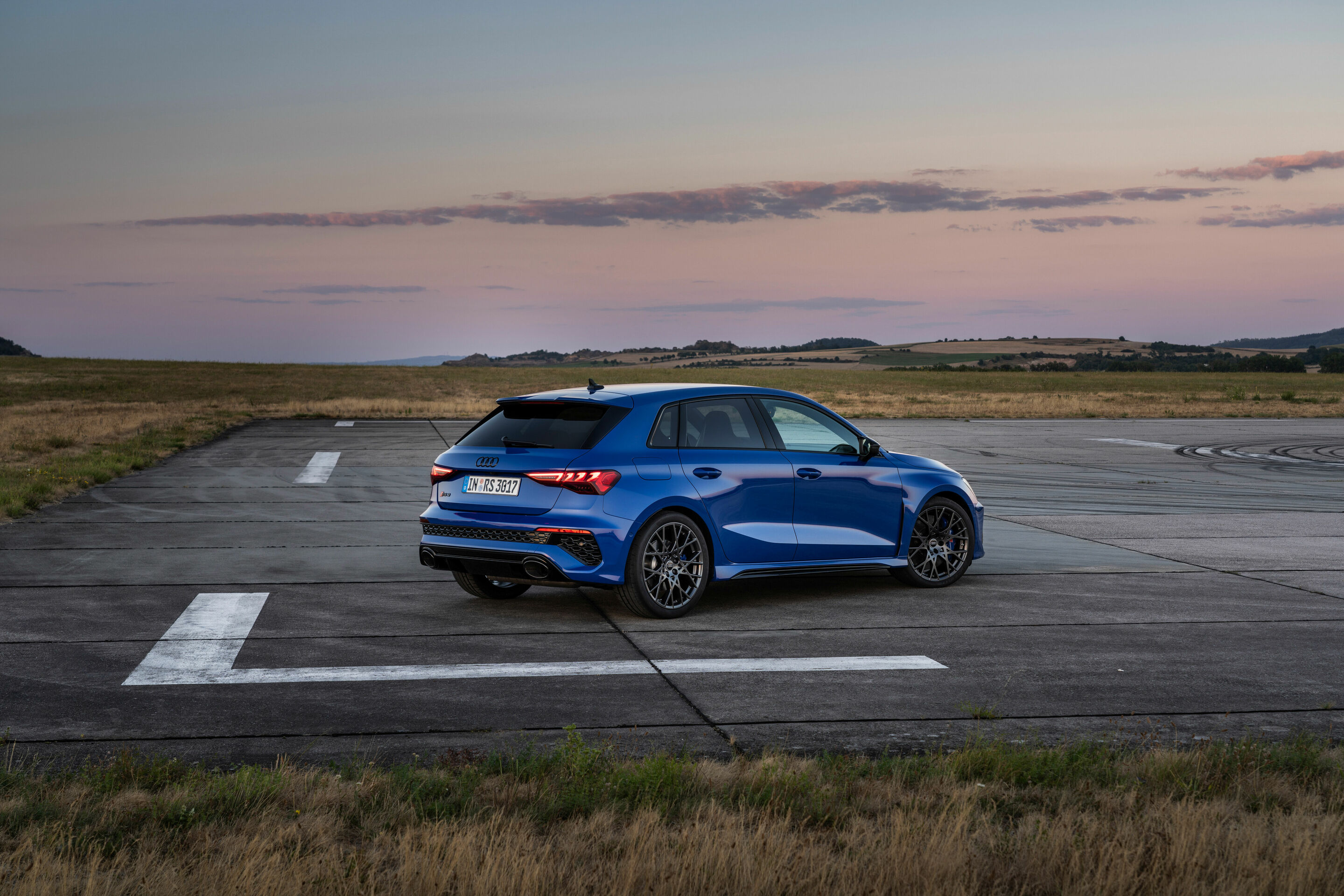 Audi RS 3 Sportback performance edition - Static photo, Colour: Nogaro Blue, Pearl Effect .