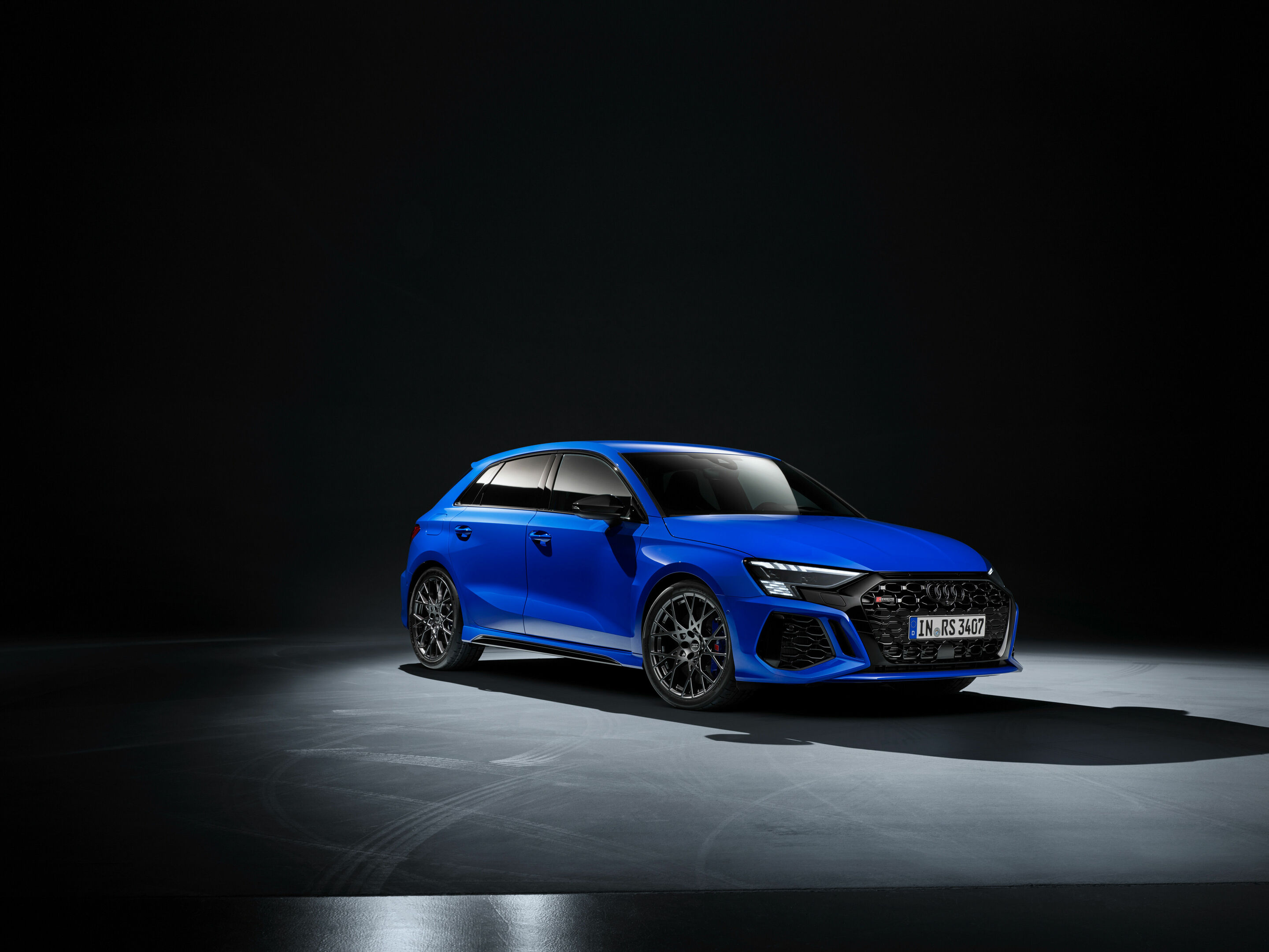 Audi RS 3 Sportback performance edition - Static photo, Colour: Nogaro Blue, Pearl Effect .