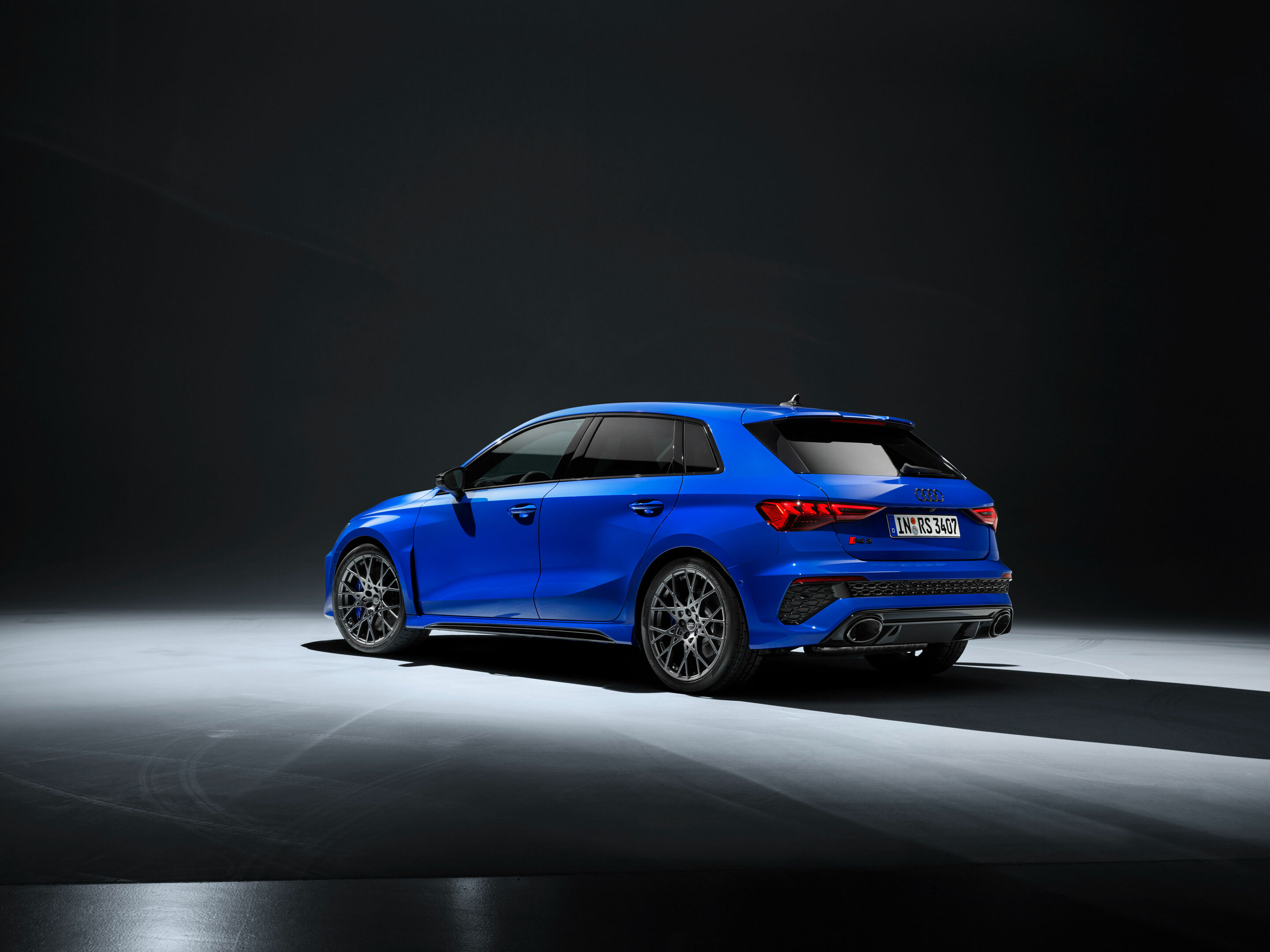 Audi RS 3 Sportback performance edition - Static photo, Colour: Nogaro Blue, Pearl Effect .