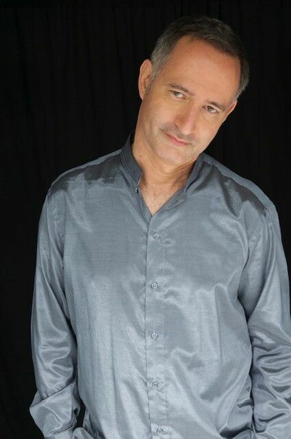 Audi Weihnachtskonzert: Kartenvorverkauf startet - Shalev Ad-El bereichert den Abend als Solist an Orgel und Cembalo