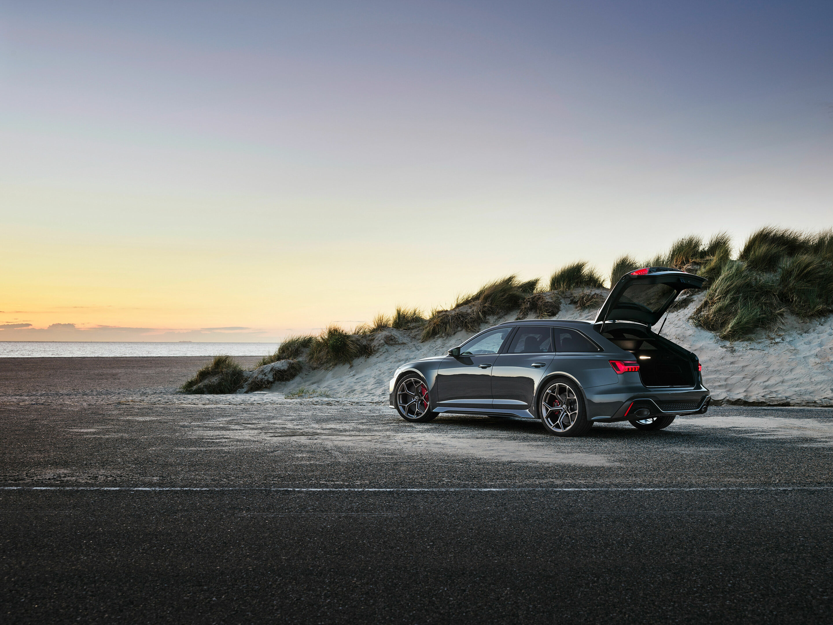 Audi RS 6 Avant performance - Static photo, Colour: Nimbus grey in Pearl Effect