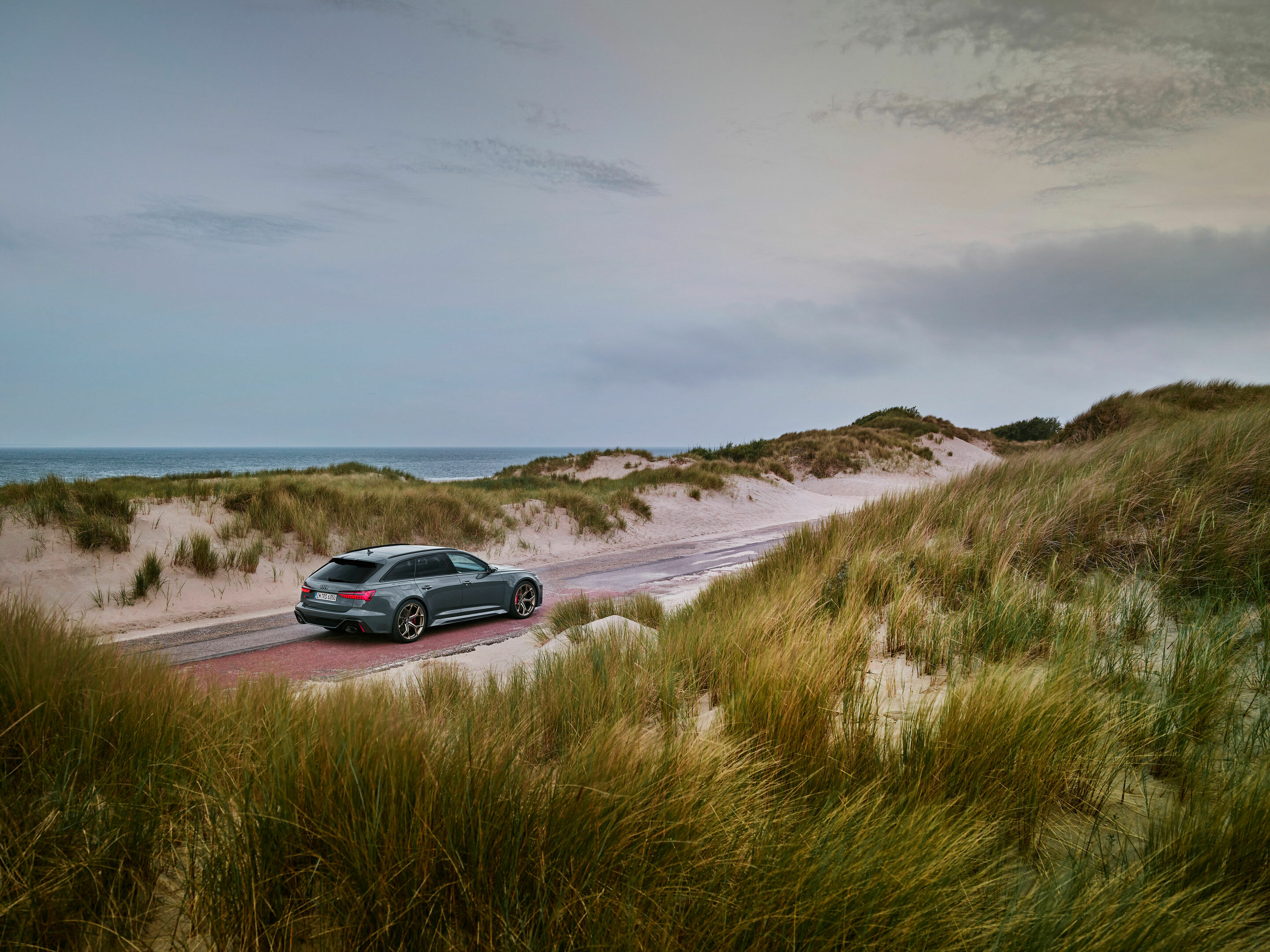 Audi RS 6 Avant performance - Standaufnahme, Farbe: Nimbusgrau in Perleffekt