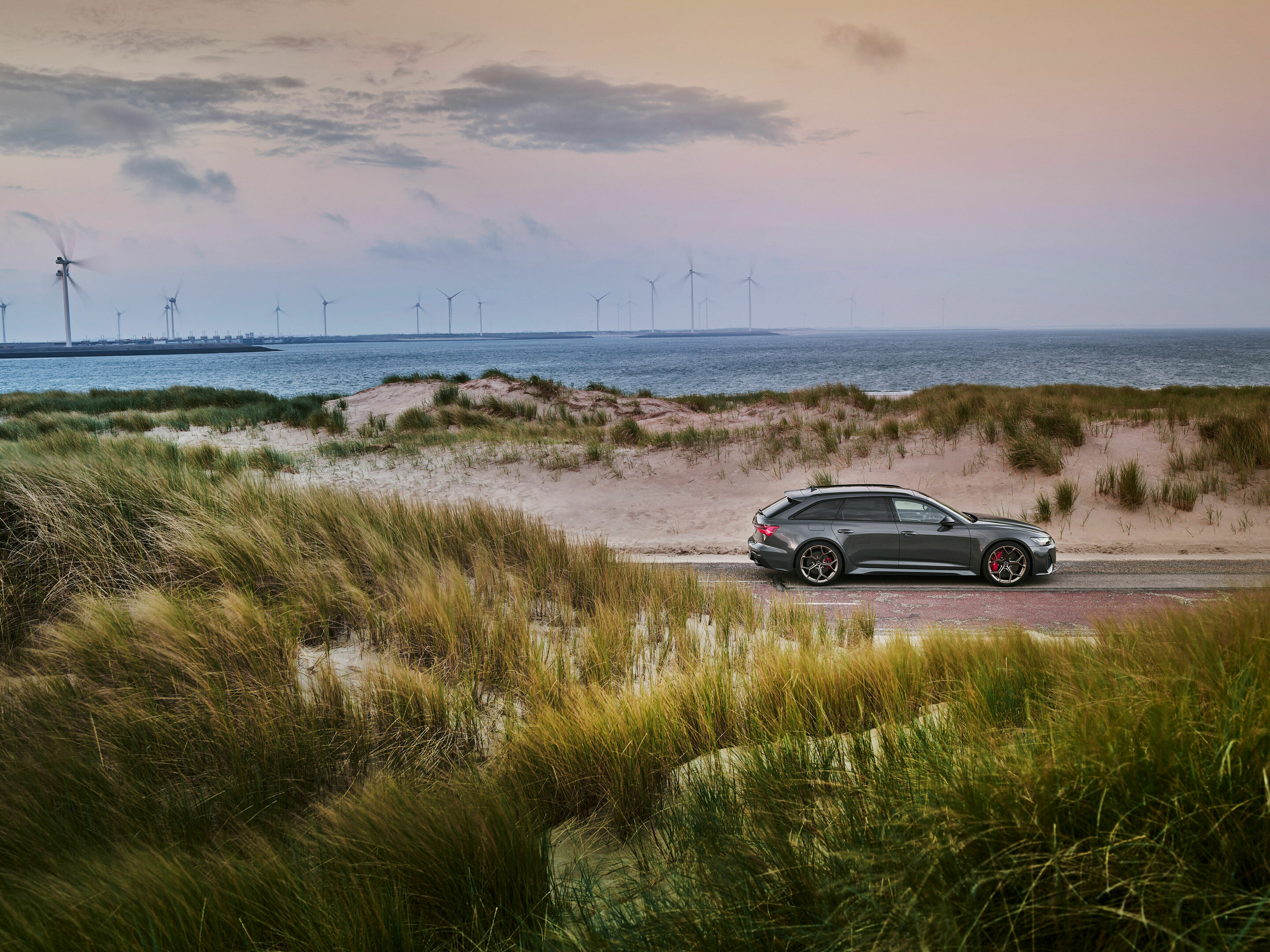 Audi RS 6 Avant performance - Static photo, Colour: Nimbus grey in Pearl Effect