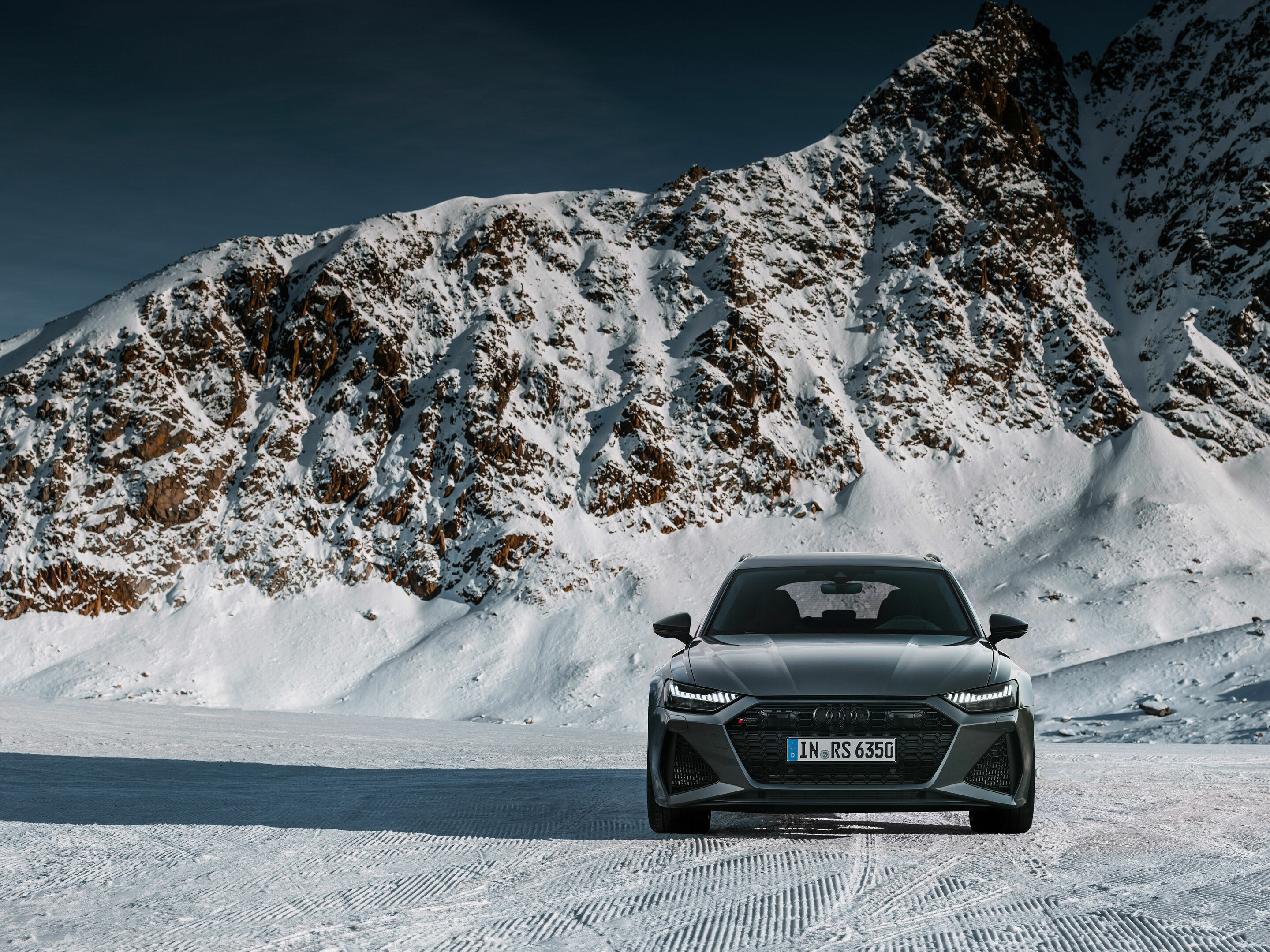 Audi RS 6 Avant performance - Standaufnahme, Farbe: Nimbusgrau in Perleffekt