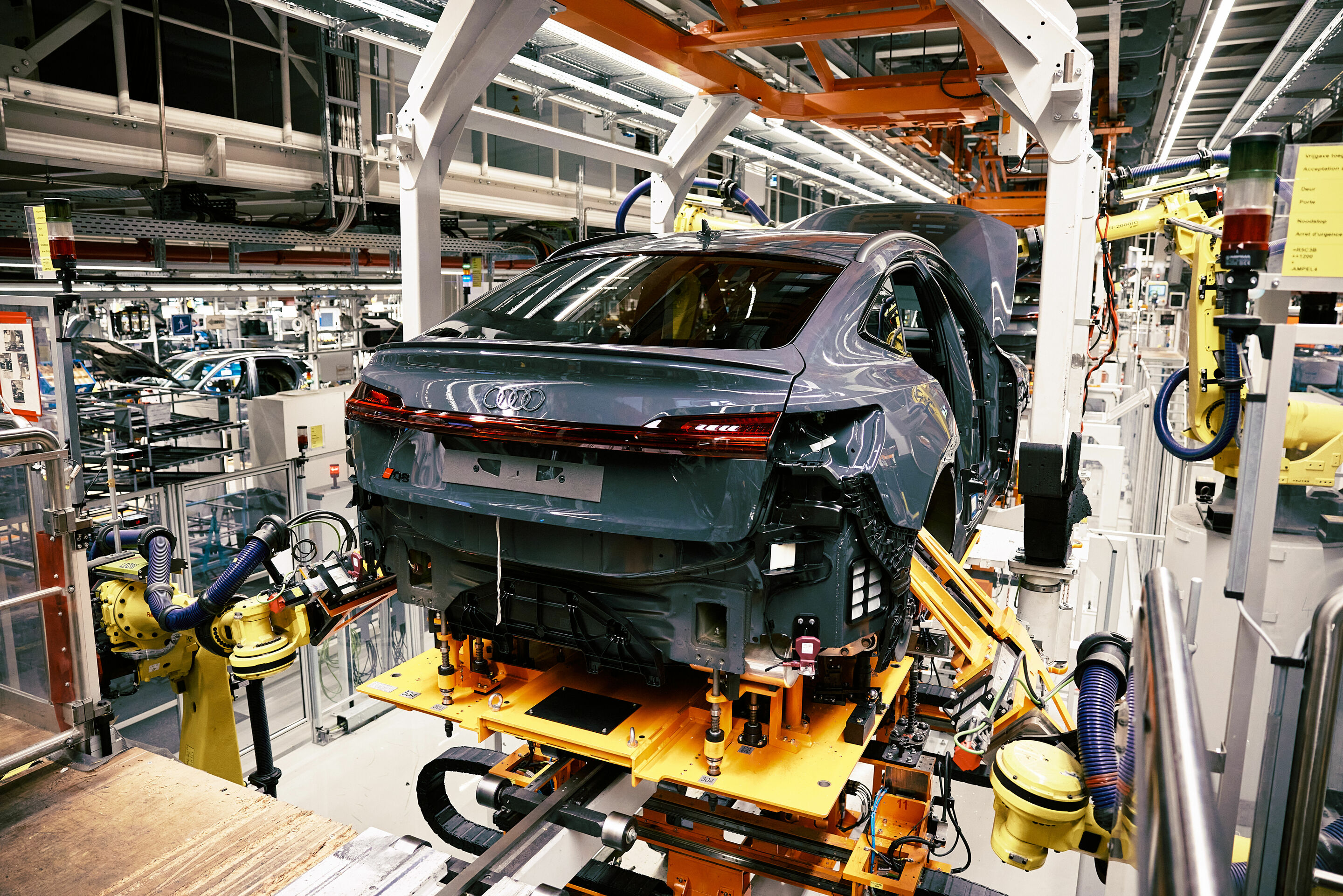 Produktionsstart neuer Audi Q8 e-tron Werk Brüssel