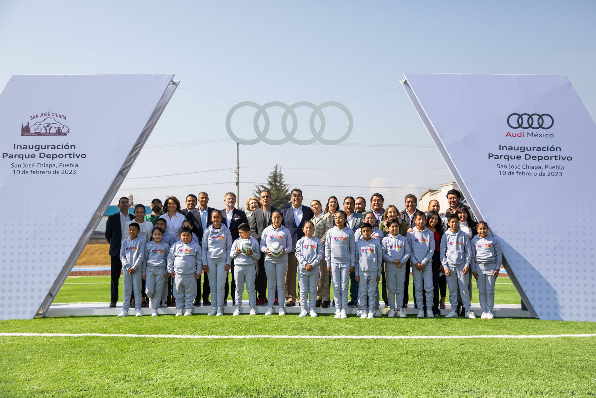 Audi México und San José Chiapa weihen Sportpark ein