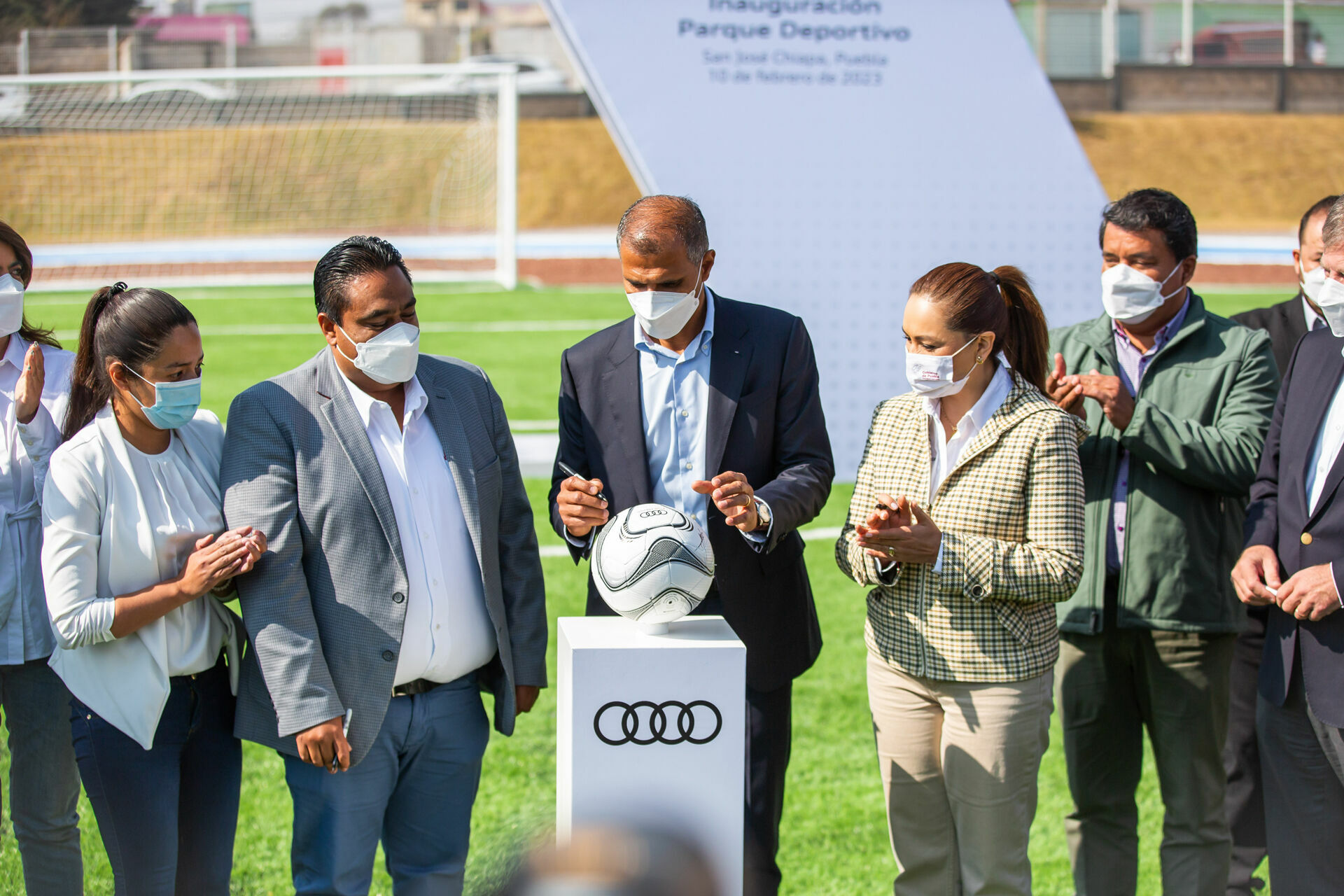 Audi México und San José Chiapa weihen Sportpark ein