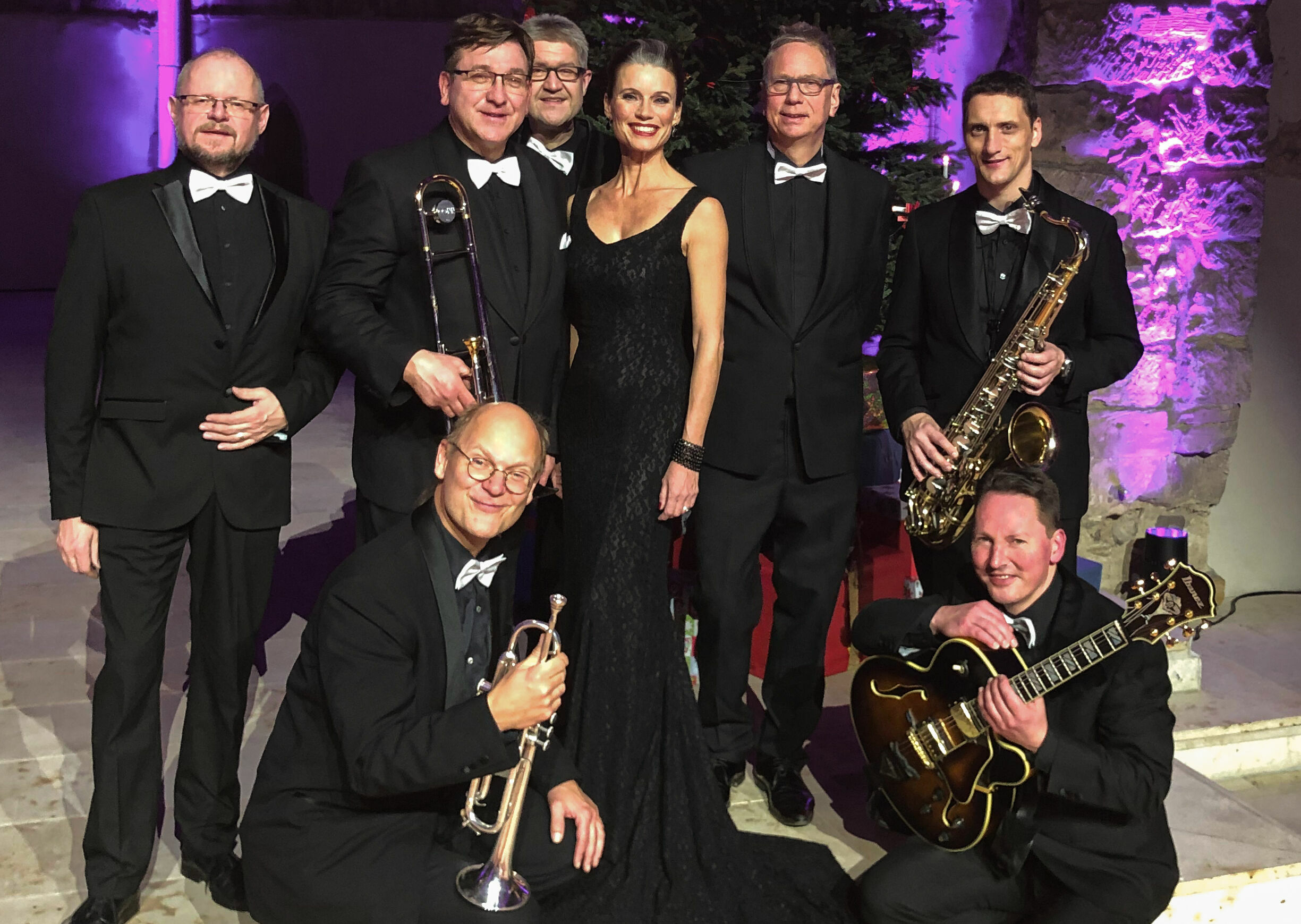 Jazz im Audi Forum Ingolstadt - Joe Wulf & The Gentlemen of Swing gastieren gemeinsam mit der niederländischen Sängerin Angela van Rijthoven im Audi Forum Ingolstadt.
