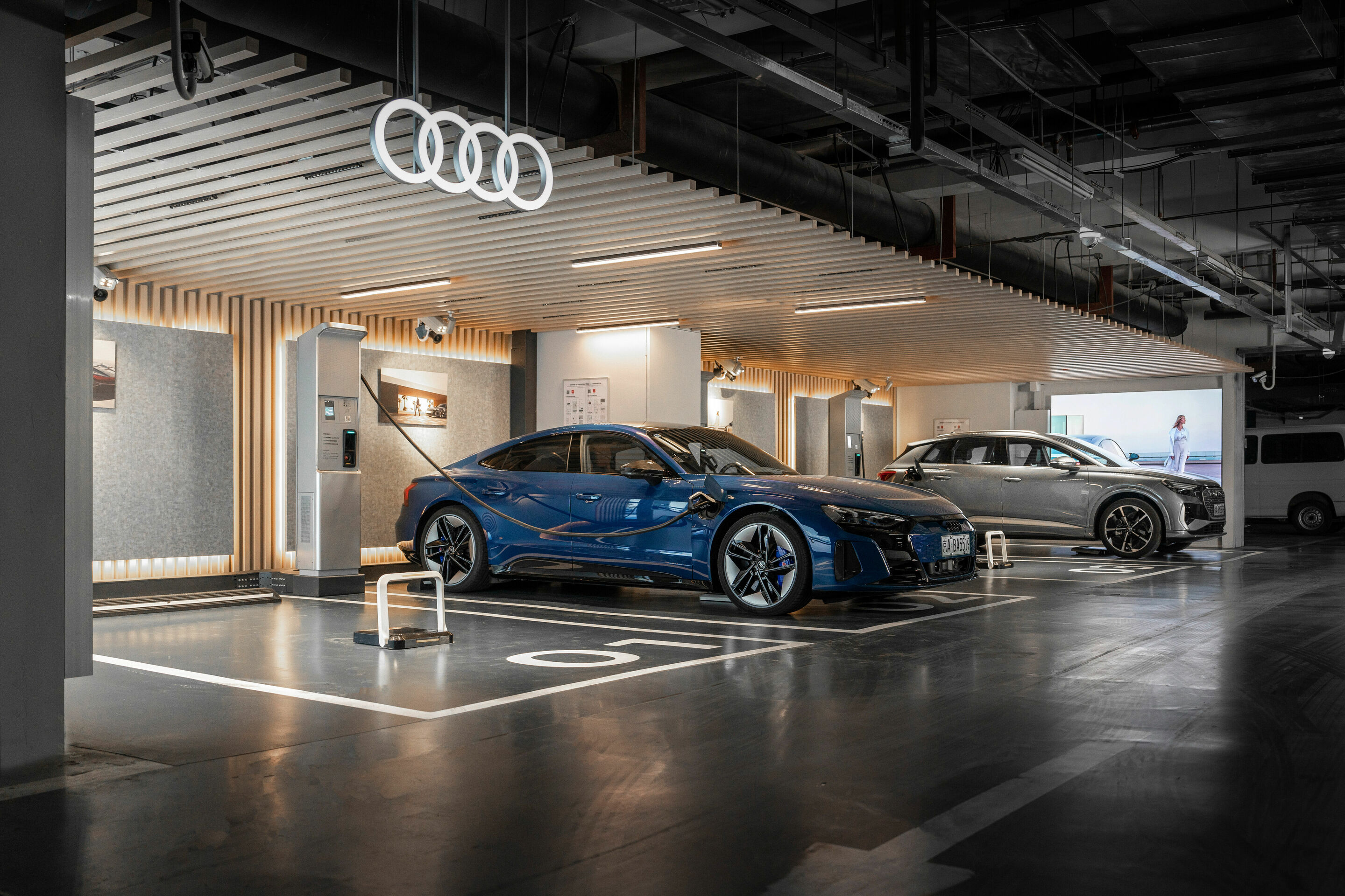 Audi Charging Station in Beijing - Audi RS e-tron GT, Audi Q4 e-tron