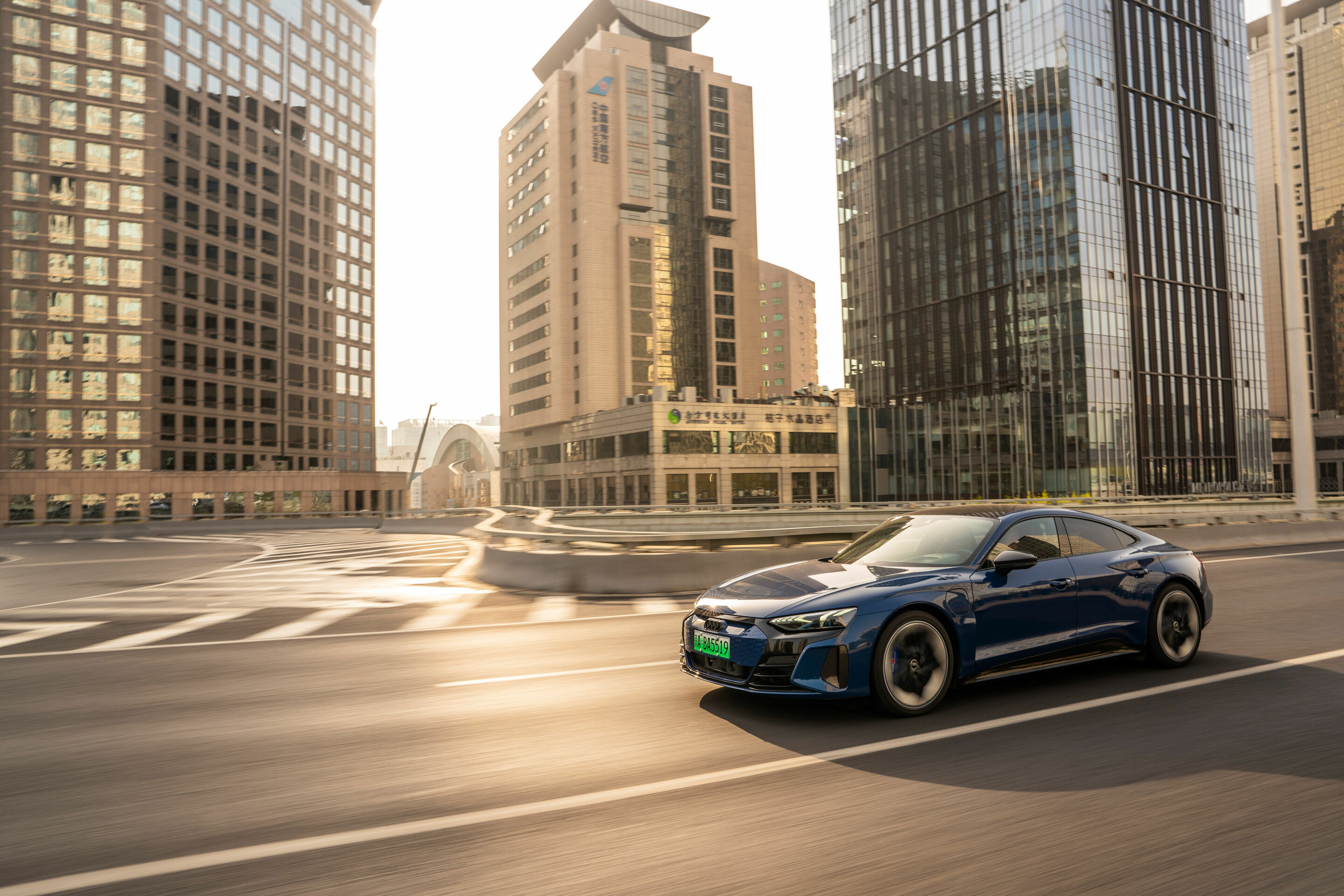 Audi RS e-tron GT - Audi RS e-tron GT auf den Straßen von Peking
