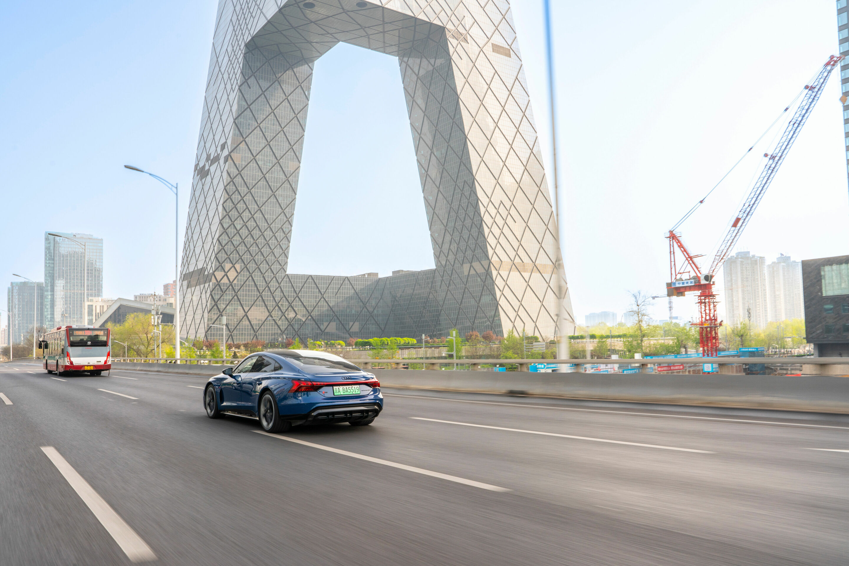 Audi RS e-tron GT - Audi RS e-tron GT auf den Straßen von Peking